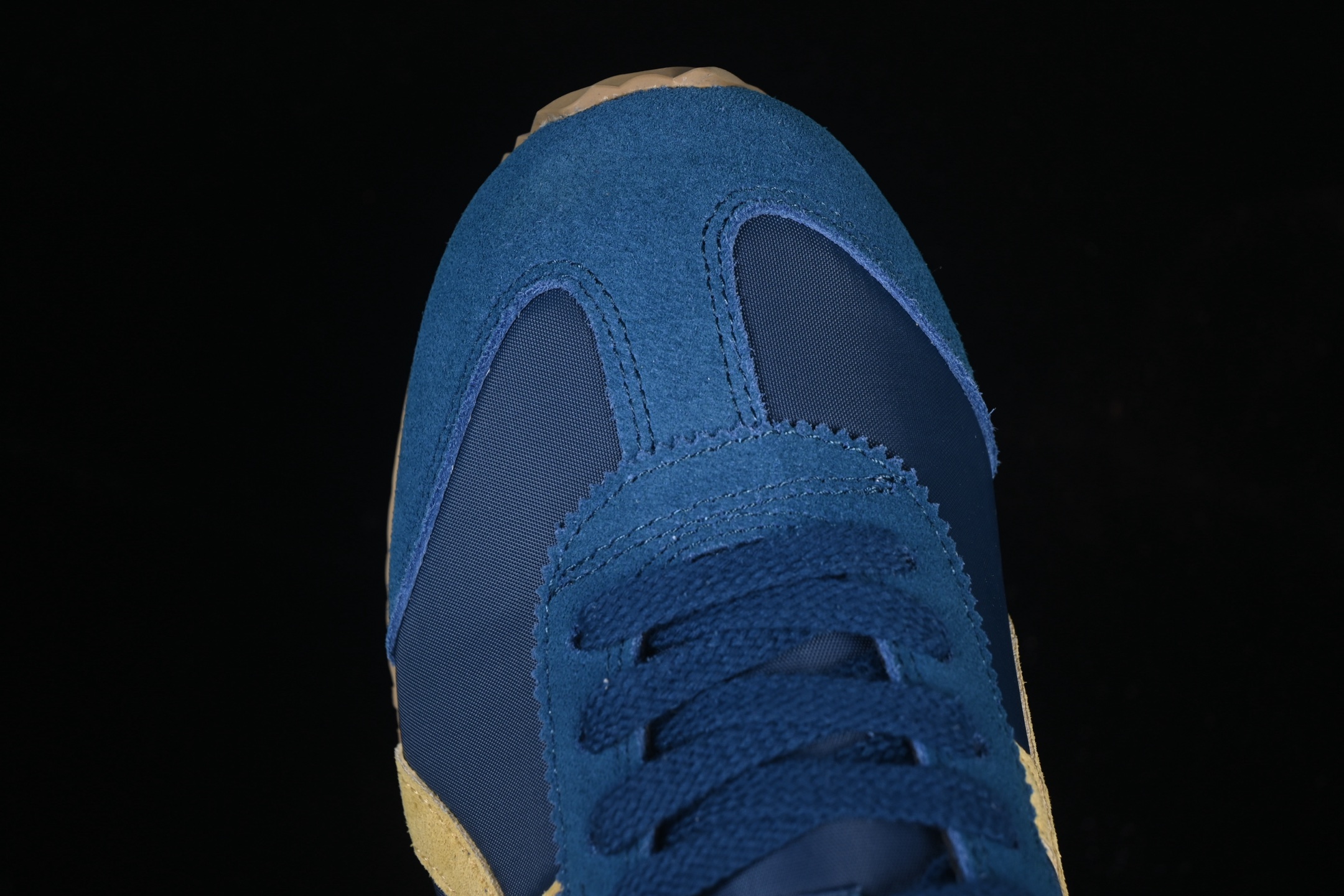 💰200纯原
Onitsuka Tiger Edr 78 鬼塚虎 舒适百搭防滑耐磨低帮跑步鞋 1183C401-400
尺码：36 37 37.5 38 39 39.5 40.5 41.5 42 42.5 43.5 44 45 B.C3