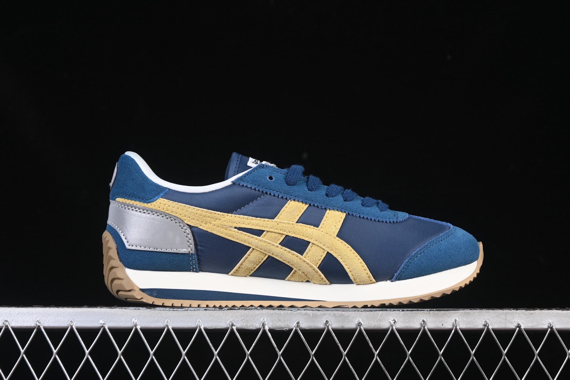 💰200纯原
Onitsuka Tiger Edr 78 鬼塚虎 舒适百搭防滑耐磨低帮跑步鞋 1183C401-400
尺码：36 37 37.5 38 39 39.5 40.5 41.5 42 42.5 43.5 44 45 B.C3