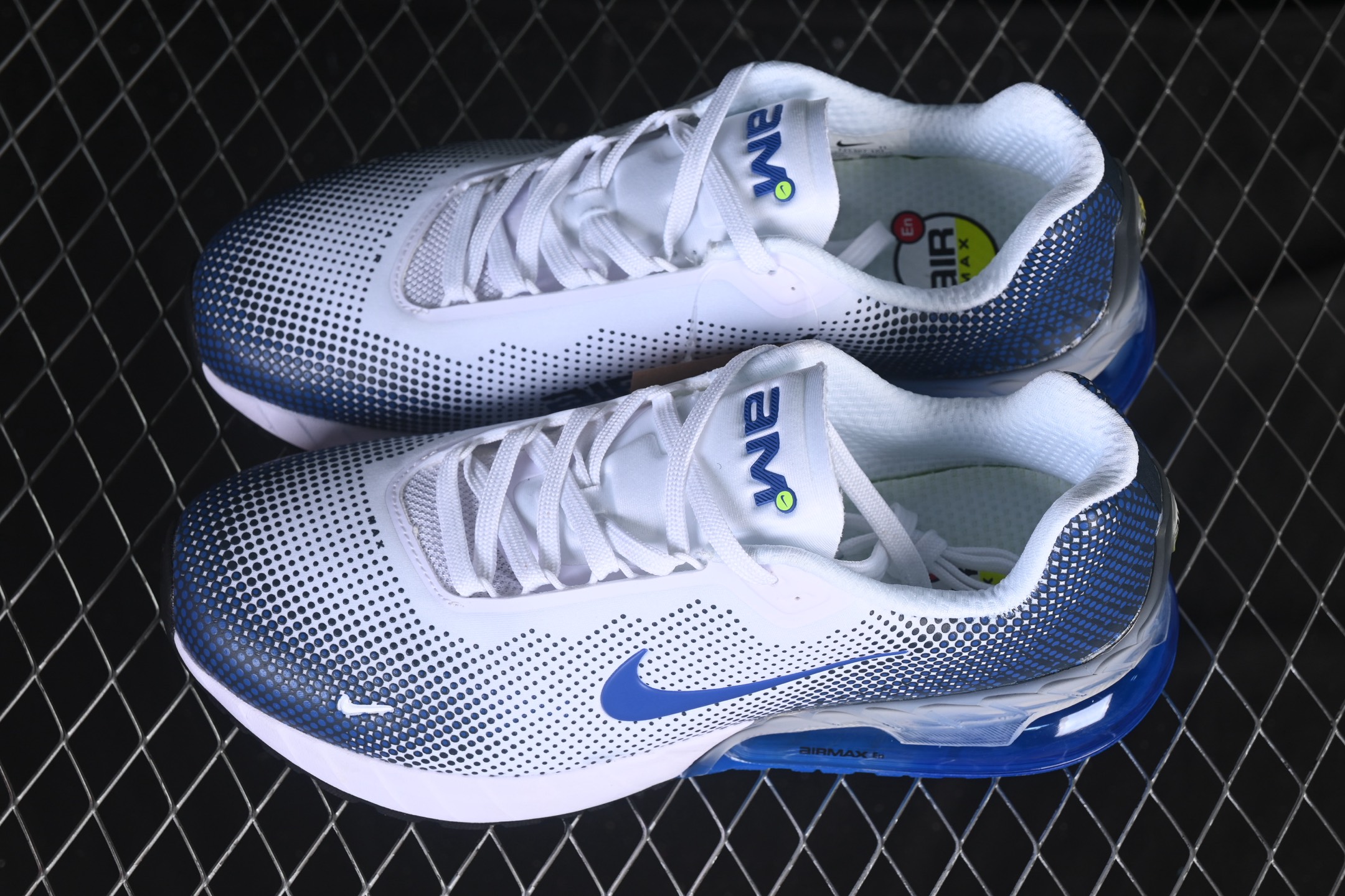 💰220纯原
Nike Air Max Phoenix 复古子弹气垫运动跑步鞋 FZ5307-101
尺码：39 40 40.5 41 42 42.5 43 44 44.5 45 7+C3