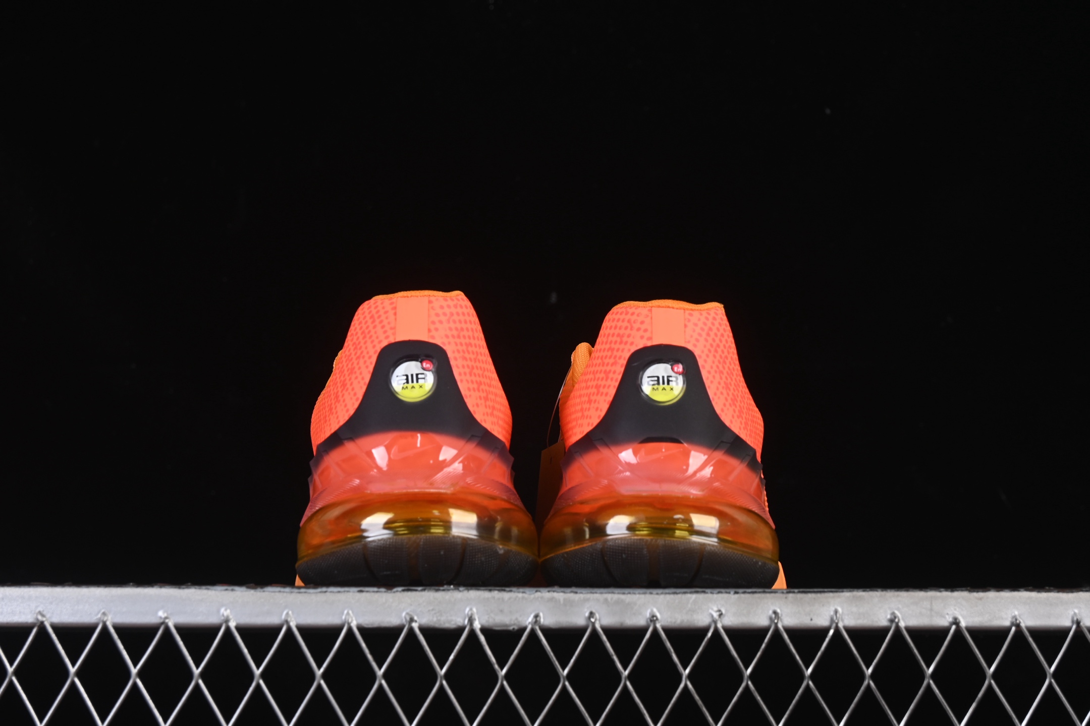 💰220纯原
 Nike Air Max Phoenix 复古子弹气垫运动跑步鞋 FZ5307-700
尺码：39 40 40.5 41 42 42.5 43 44 44.5 45 7+C3