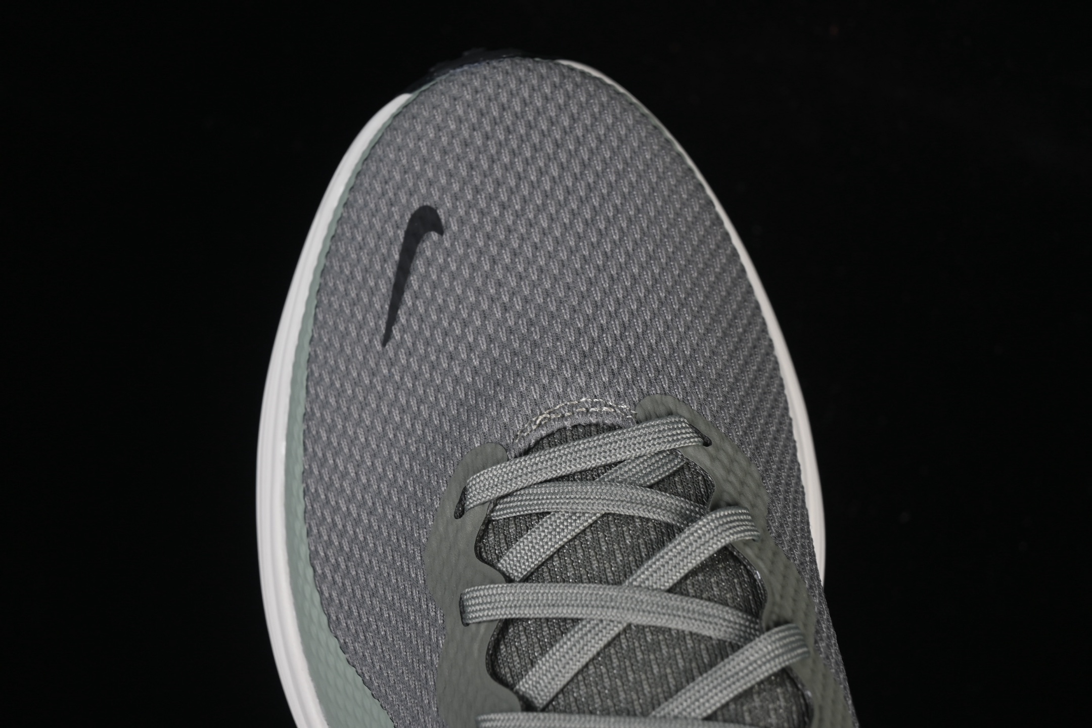 💰200纯原
 Nike Revolution 8 耐克轻便跑步鞋网面透气休闲鞋 HJ9198-300
尺码：39 40 40.5 41 42 42.5 43 44 44.5 45 AJC3