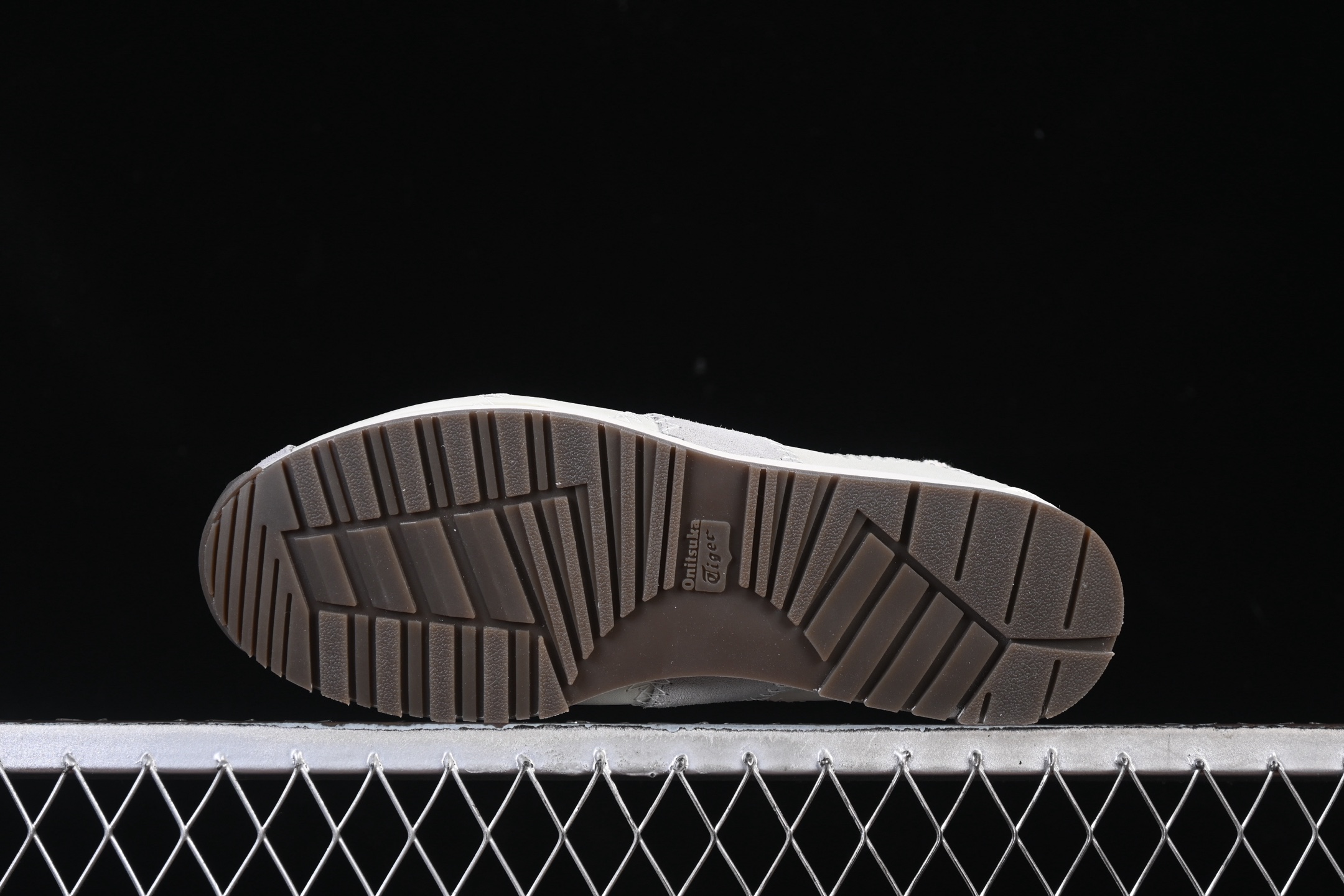 💰220纯原
 OnitsukaTiger Corsair A55 鬼塚虎低帮生活休闲鞋 1183C317-020
尺码：35 36 37 37.5 38 39 39.5 40 40.5 41.5 42 42.5 43.5 44 45 B.C3