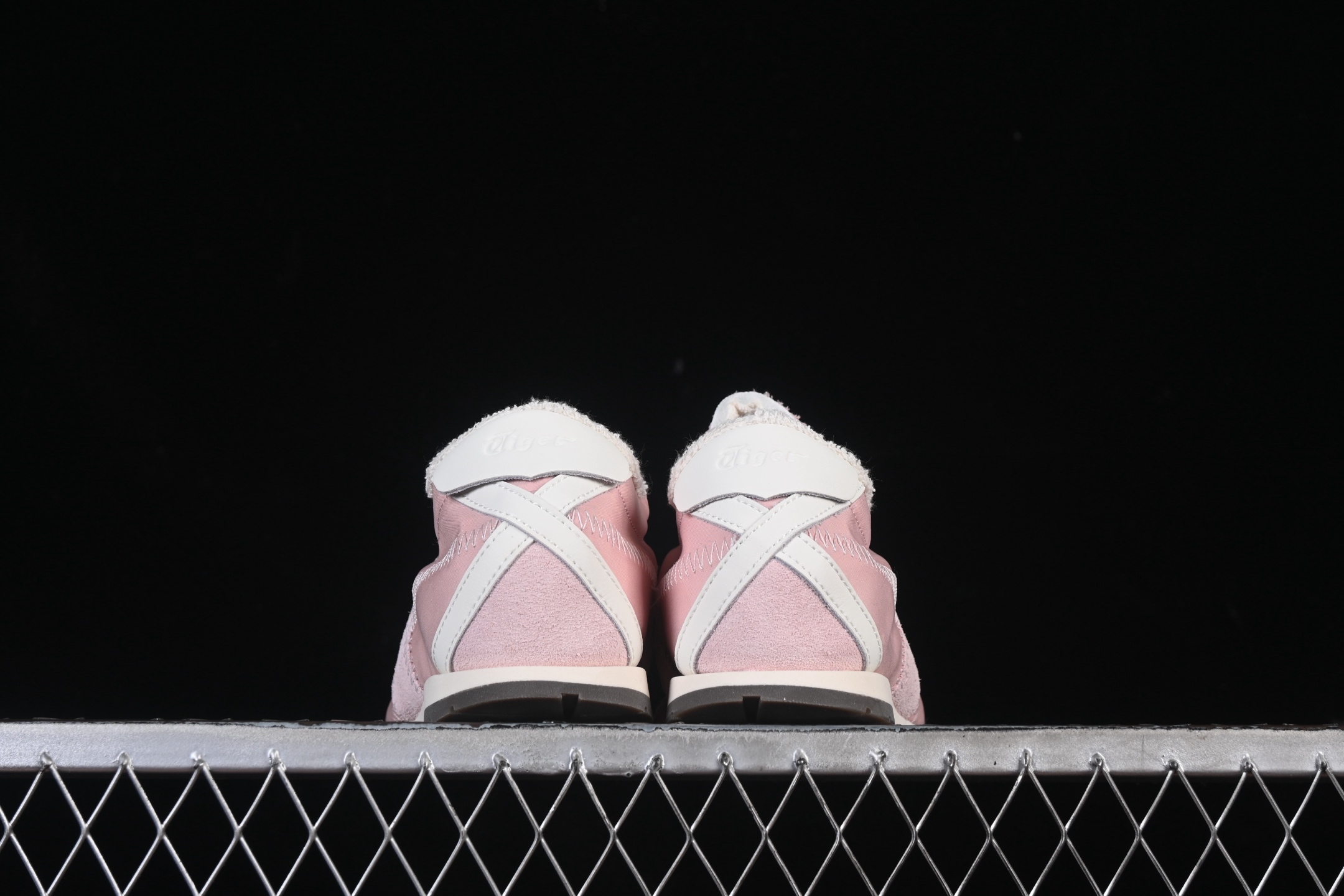 💰220纯原
OnitsukaTiger Corsair A55 鬼塚虎低帮生活休闲鞋 1183C317-700
尺码：35 36 37 37.5 38 39 39.5 40 40.5 41.5 42 42.5 43.5 44 45 B.C3