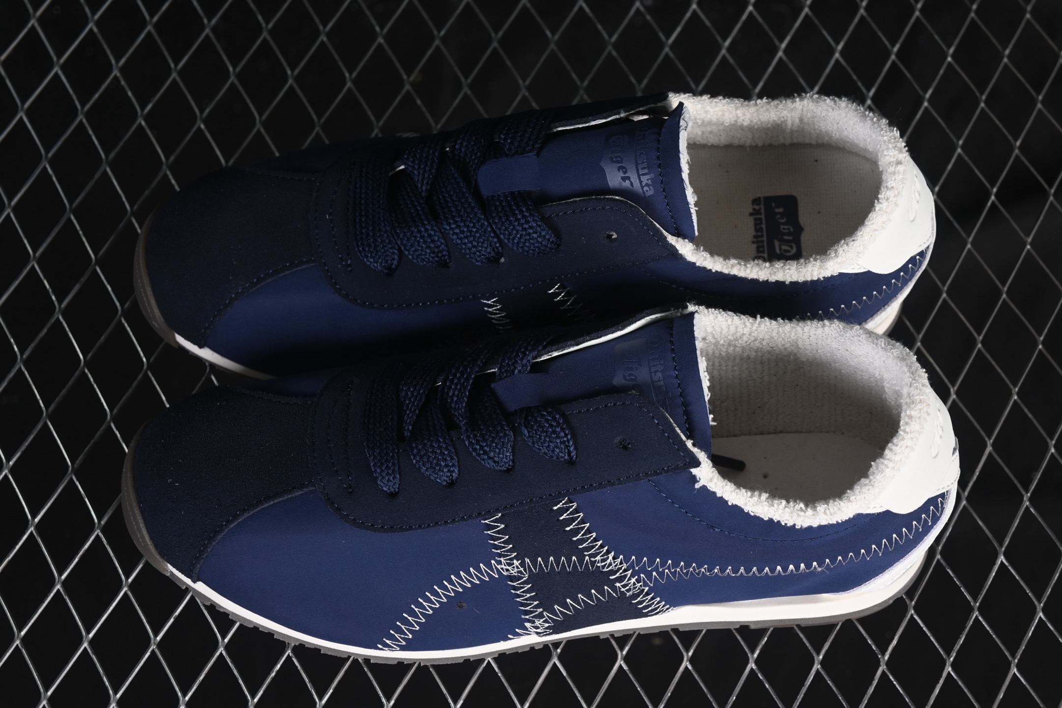 💰220纯原
 OnitsukaTiger Corsair A55 鬼塚虎低帮生活休闲鞋 1183C317-401
尺码：35 36 37 37.5 38 39 39.5 40 40.5 41.5 42 42.5 43.5 44 45 B.C3