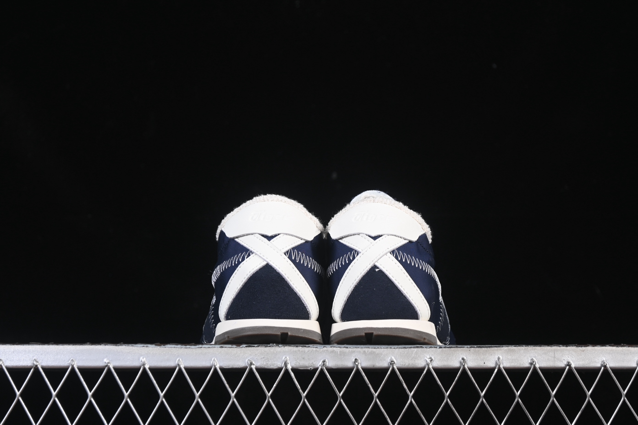 💰220纯原
 OnitsukaTiger Corsair A55 鬼塚虎低帮生活休闲鞋 1183C317-401
尺码：35 36 37 37.5 38 39 39.5 40 40.5 41.5 42 42.5 43.5 44 45 B.C3