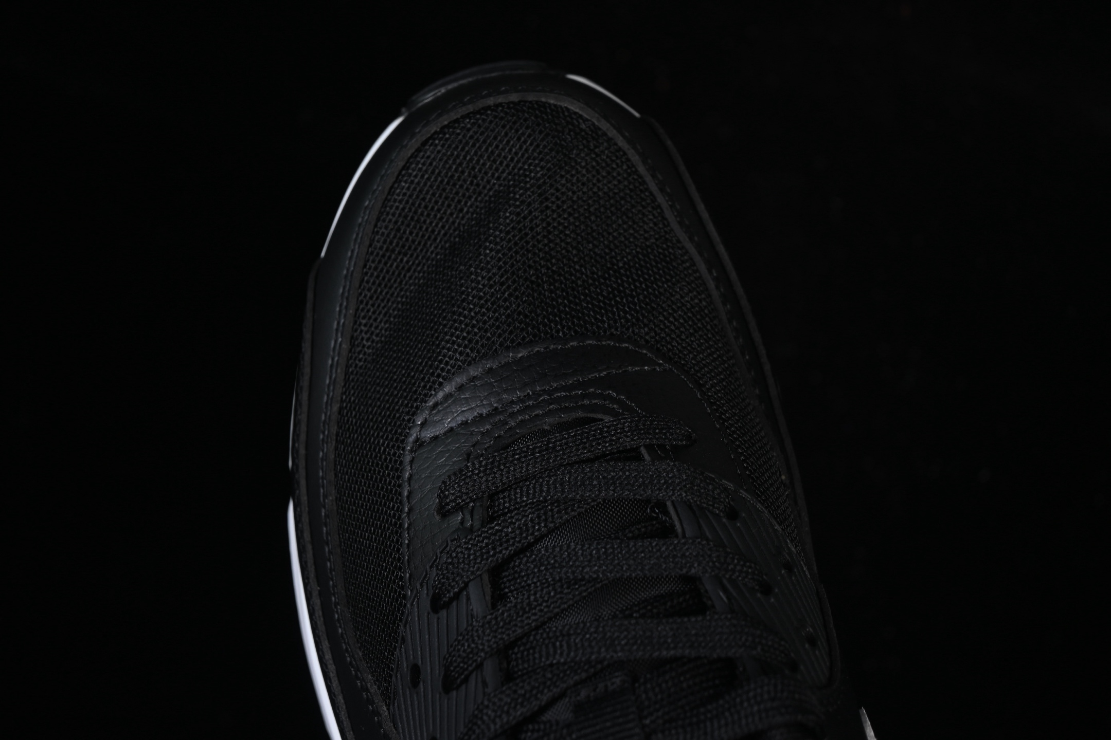 💰300纯原
Nike Air Max 90 耐克复古气垫跑鞋 DH8010-002
#原版开发 ZP级用料 多道QC标准品控质检
尺码：39 40 40.5 41 42 42.5 43 44 44.5 45 46 P.D4