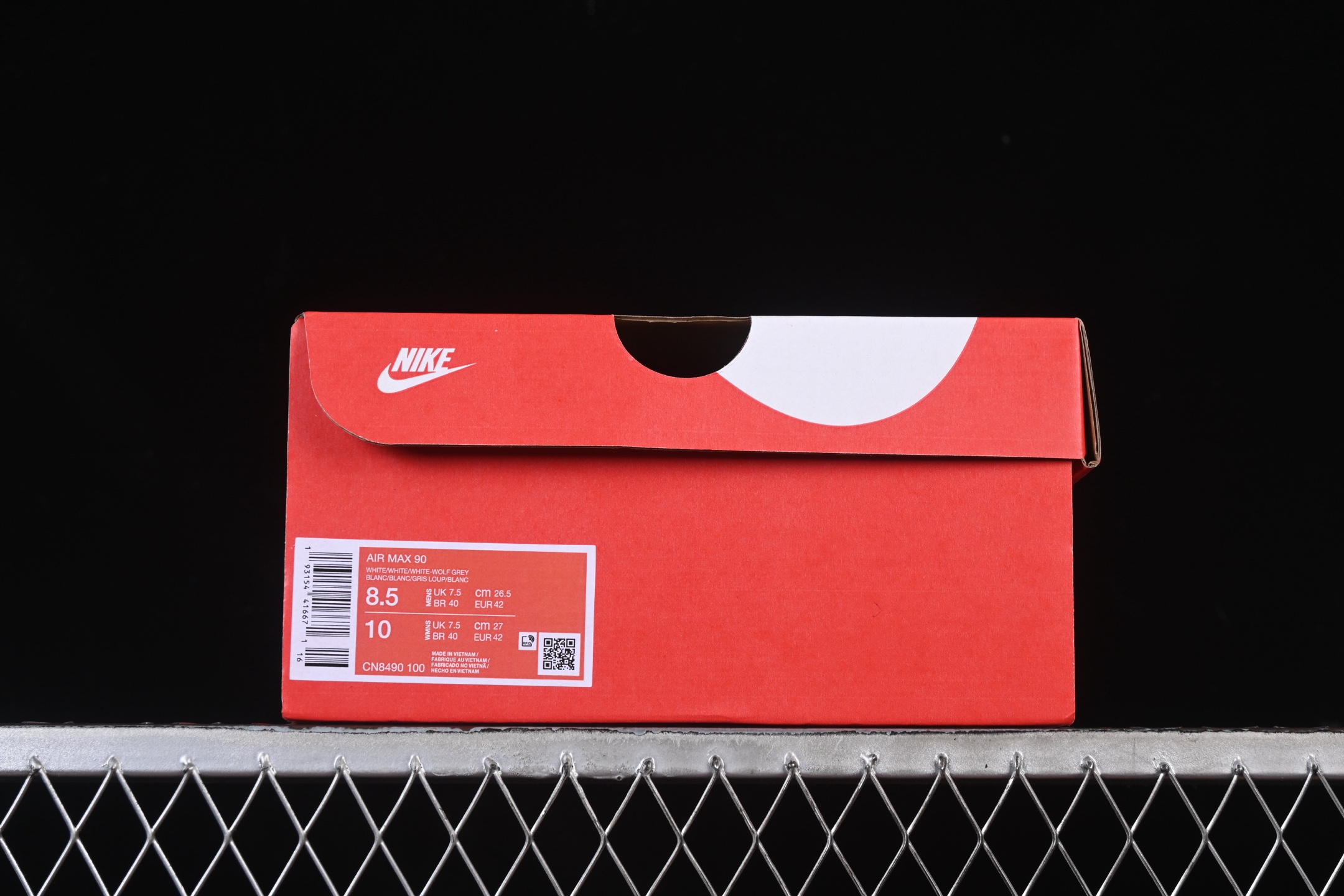 💰300纯原
 Nike Air Max 90 耐克复古气垫跑鞋 CN8490-100
#原版开发 ZP级用料 多道QC标准品控质检
尺码：39 40 40.5 41 42 42.5 43 44 44.5 45 46 P.D4