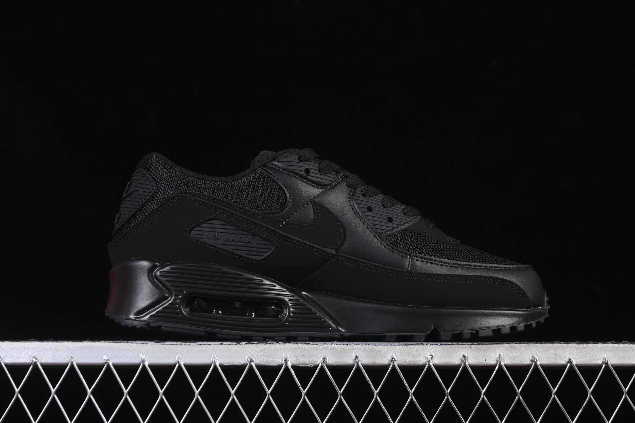 💰300纯原
 Nike Air Max 90 耐克复古气垫跑鞋 CN8490-003
#原版开发 ZP级用料 多道QC标准品控质检
尺码：39 40 40.5 41 42 42.5 43 44 44.5 45 46 P.D4