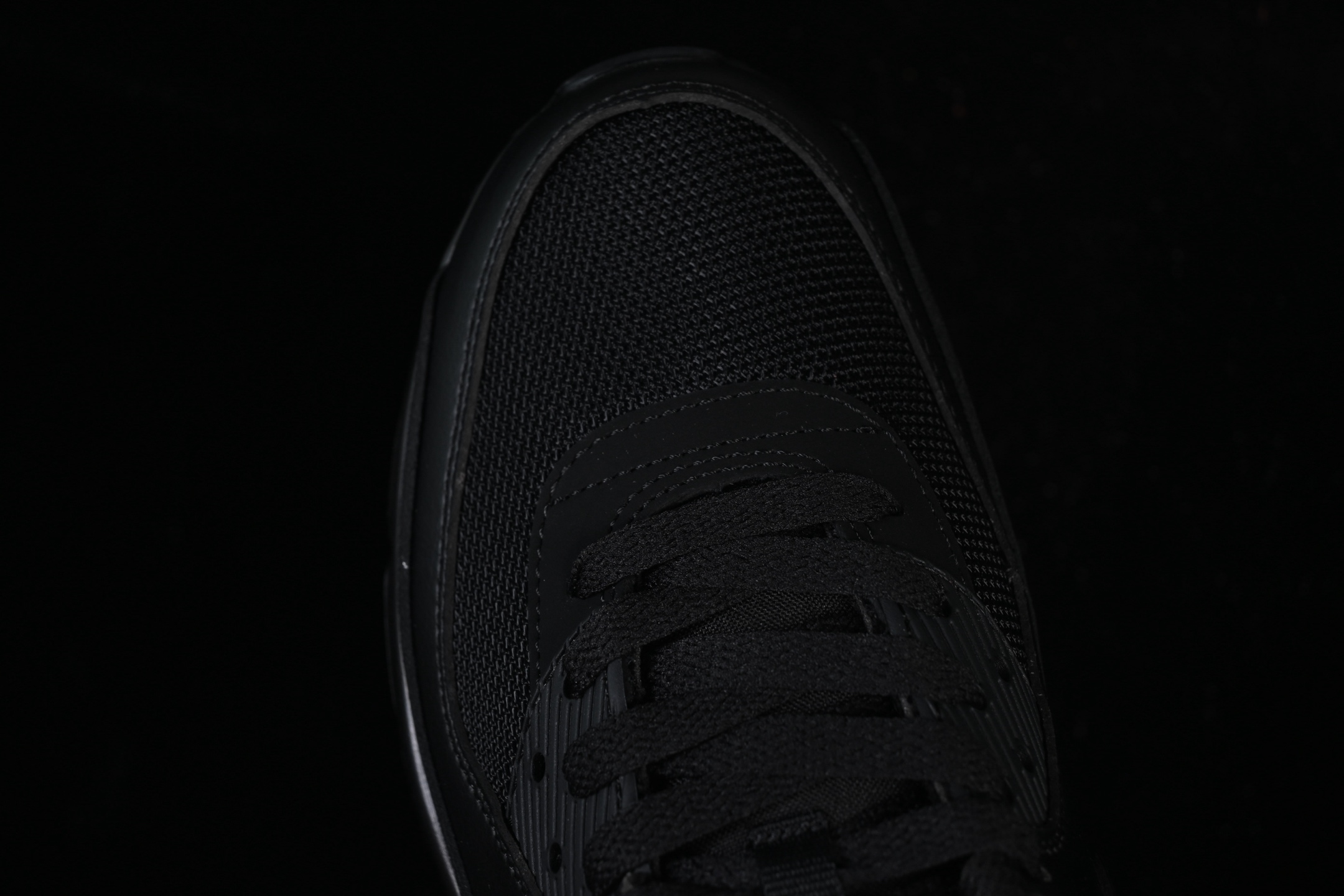 💰300纯原
 Nike Air Max 90 耐克复古气垫跑鞋 CN8490-003
#原版开发 ZP级用料 多道QC标准品控质检
尺码：39 40 40.5 41 42 42.5 43 44 44.5 45 46 P.D4