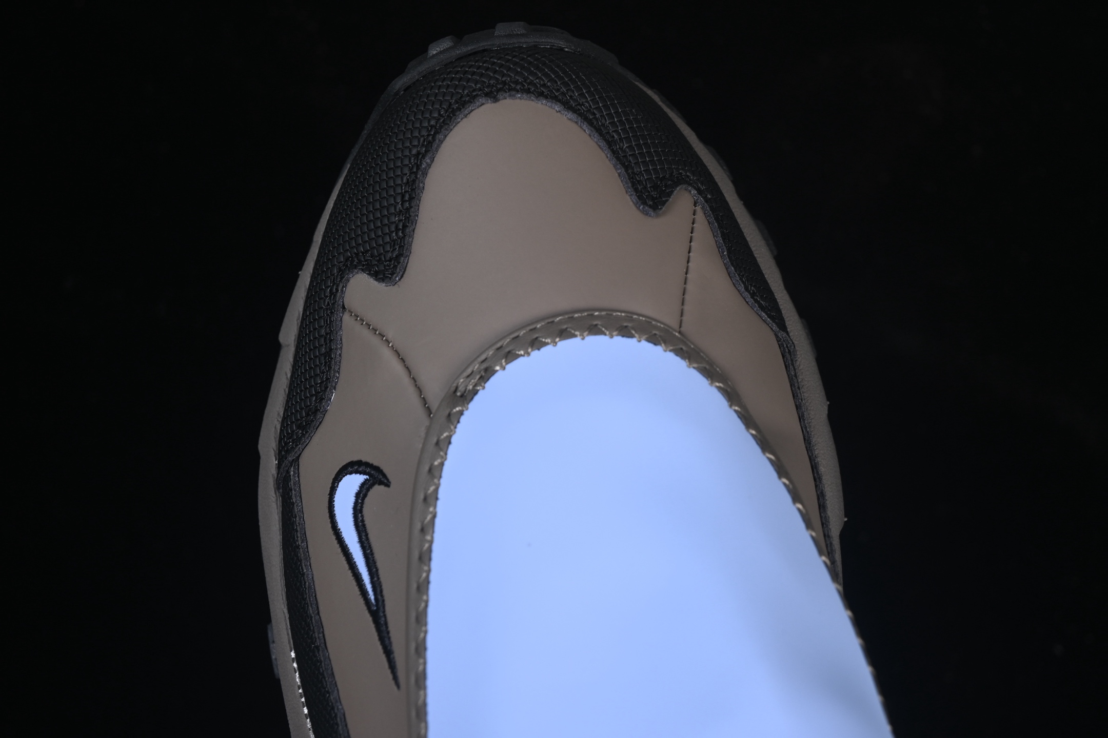 💰220纯原
 Nike ACG Phassad 耐克时尚舒适 抓地登山徒步鞋 HM7133-200
#原楦原纸版数据开发 采用网状防撕裂面料制成鞋面材质 内里嵌入定型海绵 内置真Zoom气垫装置
尺码：36 36.5 37.5 38 38.5 39 40 40.5 41 42 42.5 43 44 44.5 45 B.D4