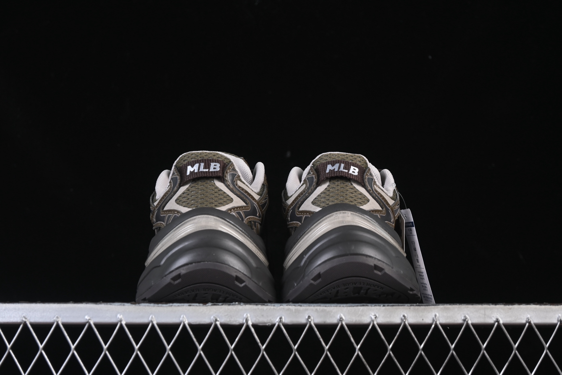 💰220纯原
 NY MLB Chunky Curve Runner Enamel 纽约洋基队 厚底休闲跑鞋 3ARNSPE5N50BRS
尺码：35 36 36.5 37.5 38 38.5 39 40 40.5 41 42 42.5 43 44 44.5 45 FYC3