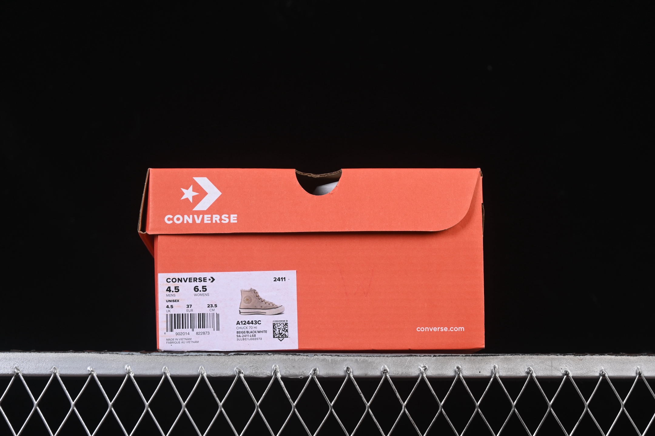 💰140纯原
 Converse Chuck 1970s 匡威官方皮面 高帮休闲板鞋 A12443C
尺码：35 36 36.5 37 37.5 38 39 39.5 40 41 41.5 42 42.5 43 44 M.C3