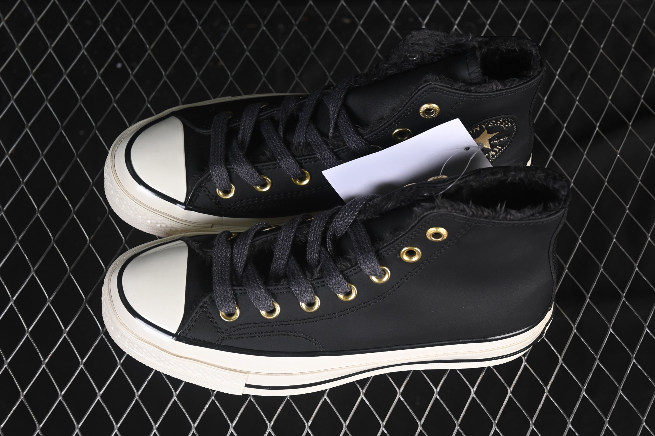 💰140纯原
 Converse Chuck 1970s 匡威官方皮面 高帮休闲板鞋 A12444C
尺码：35 36 36.5 37 37.5 38 39 39.5 40 41 41.5 42 42.5 43 44 M.C3