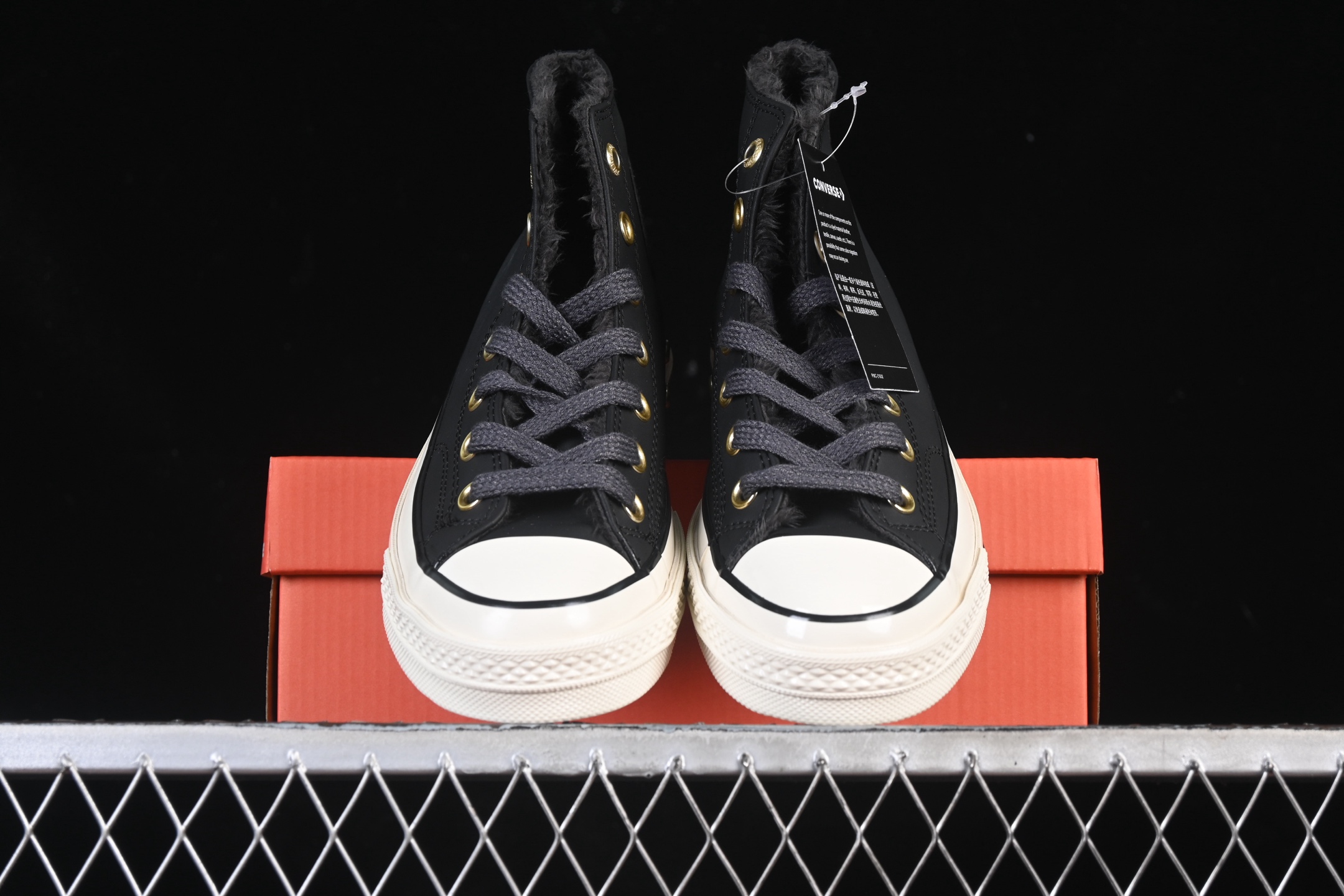 💰140纯原
 Converse Chuck 1970s 匡威官方皮面 高帮休闲板鞋 A12444C
尺码：35 36 36.5 37 37.5 38 39 39.5 40 41 41.5 42 42.5 43 44 M.C3