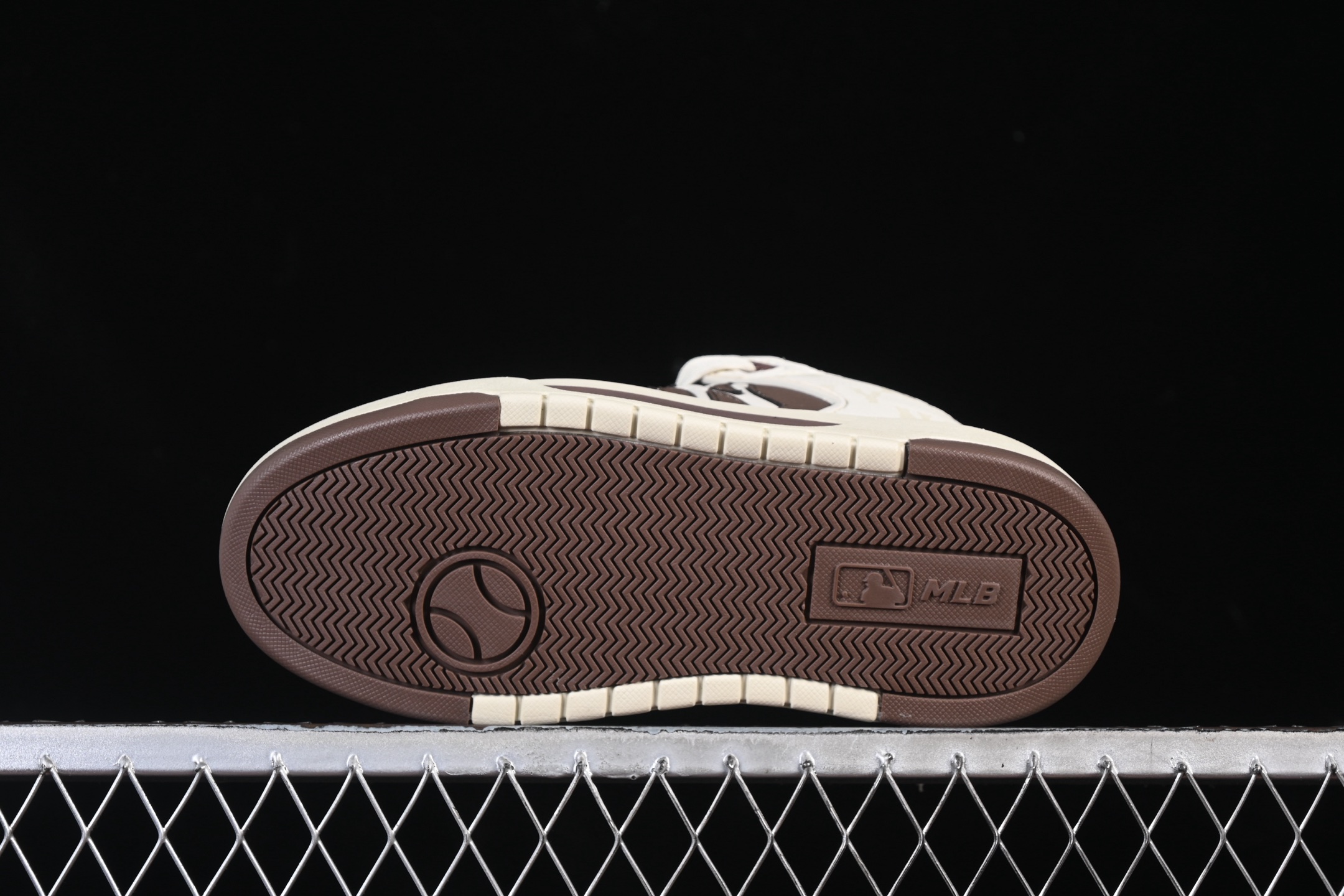 💰180真标💰200公司级💰240纯原
 NY MLB Chunky Liner 纽约洋基队魔术贴 轻量增高厚底休闲运动鞋 3ASXW015N50BRS
尺码：35 36 36.5 37.5 38 38.5 39 40 40.5 41 42 42.5 43 44 45 FYD4