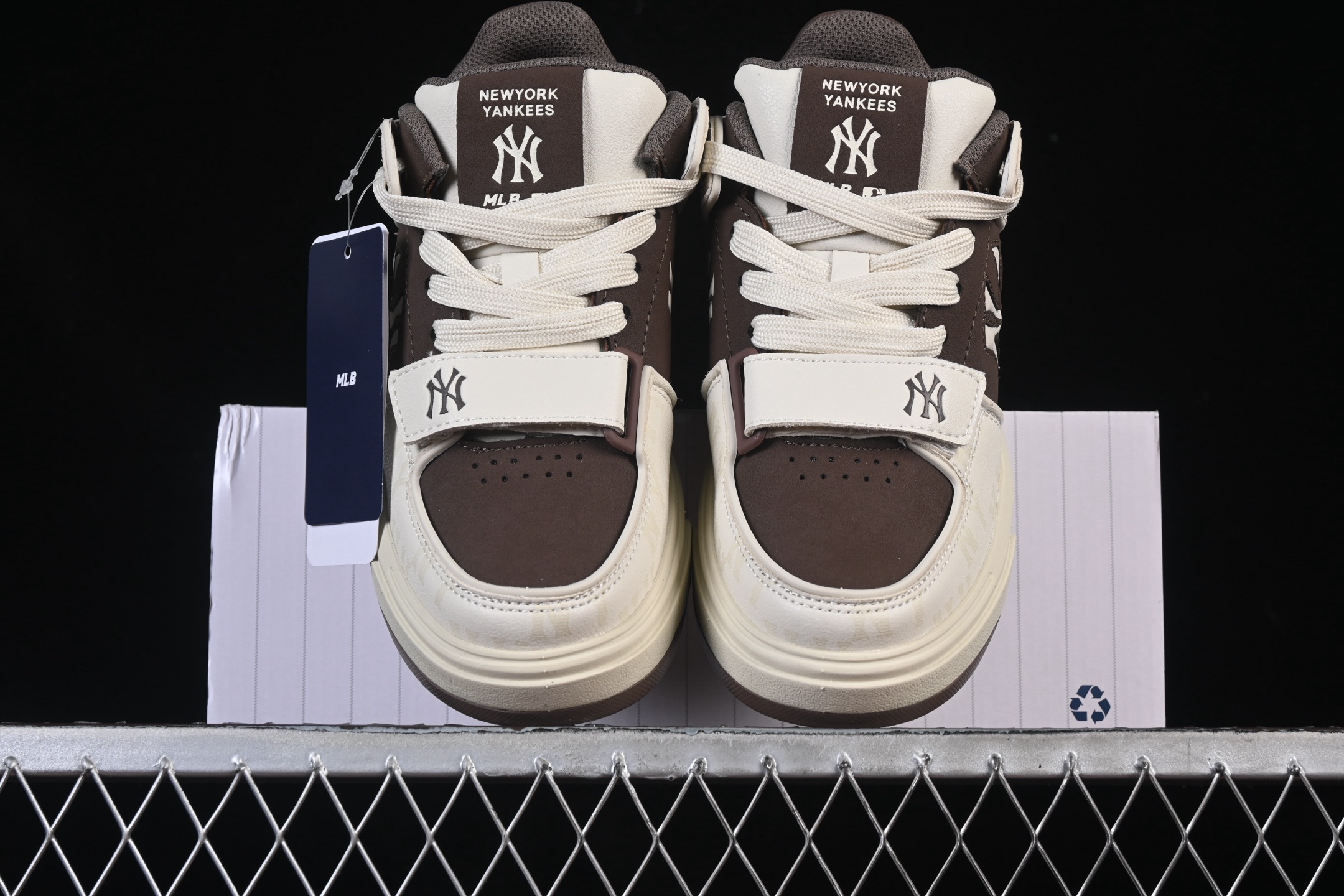 💰180真标💰200公司级💰240纯原
 NY MLB Chunky Liner 纽约洋基队魔术贴 轻量增高厚底休闲运动鞋 3ASXW015N50BRS
尺码：35 36 36.5 37.5 38 38.5 39 40 40.5 41 42 42.5 43 44 45 FYD4