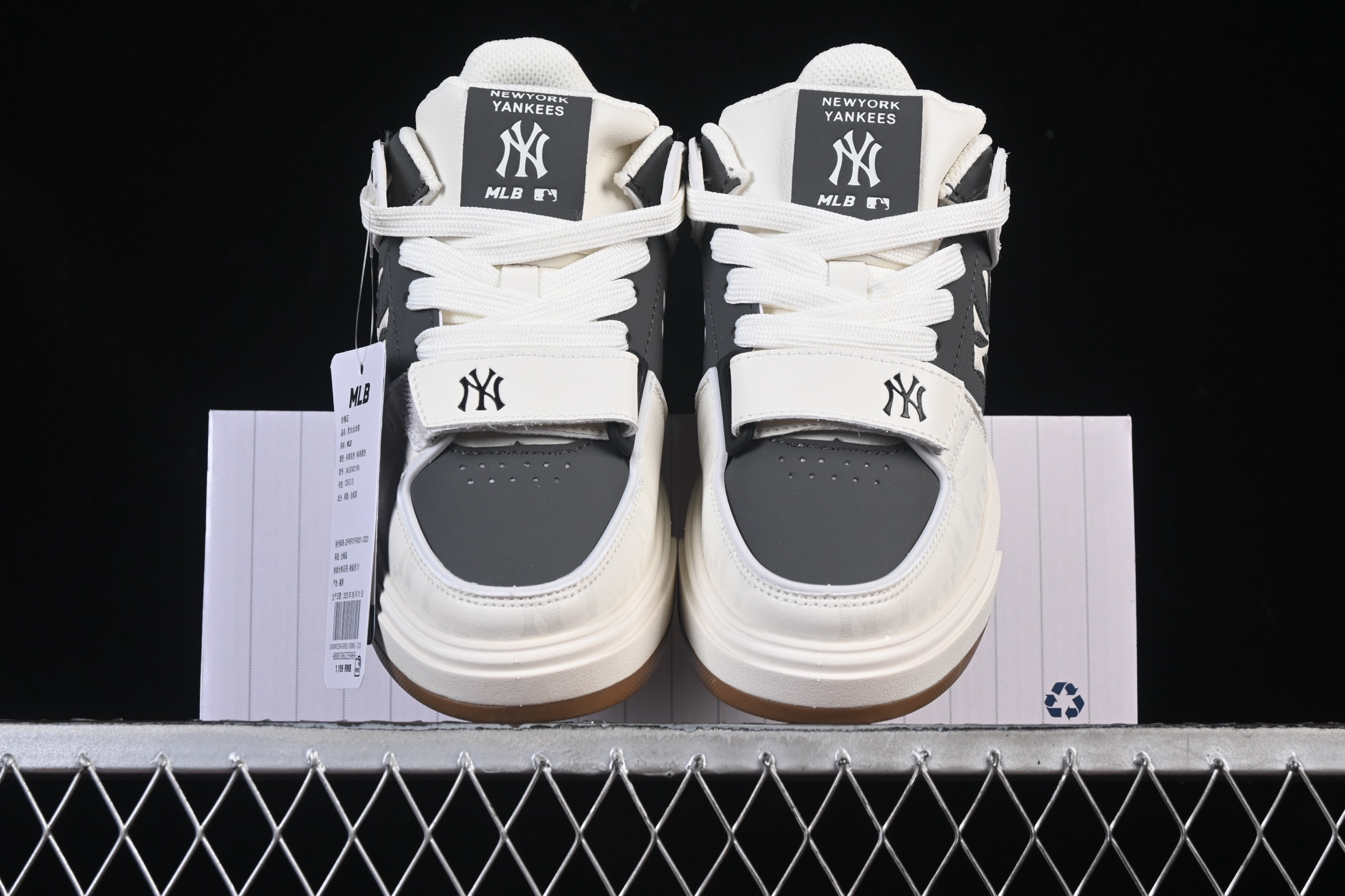 💰180真标💰200公司级💰240纯原
NY MLB Chunky Liner 纽约洋基队魔术贴 轻量增高厚底休闲运动鞋 3ASXW015N50BKS
尺码：35 36 36.5 37.5 38 38.5 39 40 40.5 41 42 42.5 43 44 45 FYD4