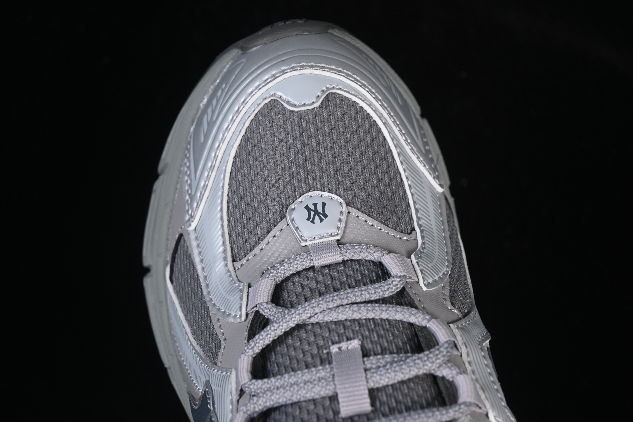 💰240纯原
NY MLB Trophy Runner 纽约洋基队魔术贴 轻量增高厚底休闲运动鞋 3ARNR055N50SIS
尺码：35 36 36.5 37.5 38 38.5 39 40 40.5 41 42 42.5 43 44 45 N.C3