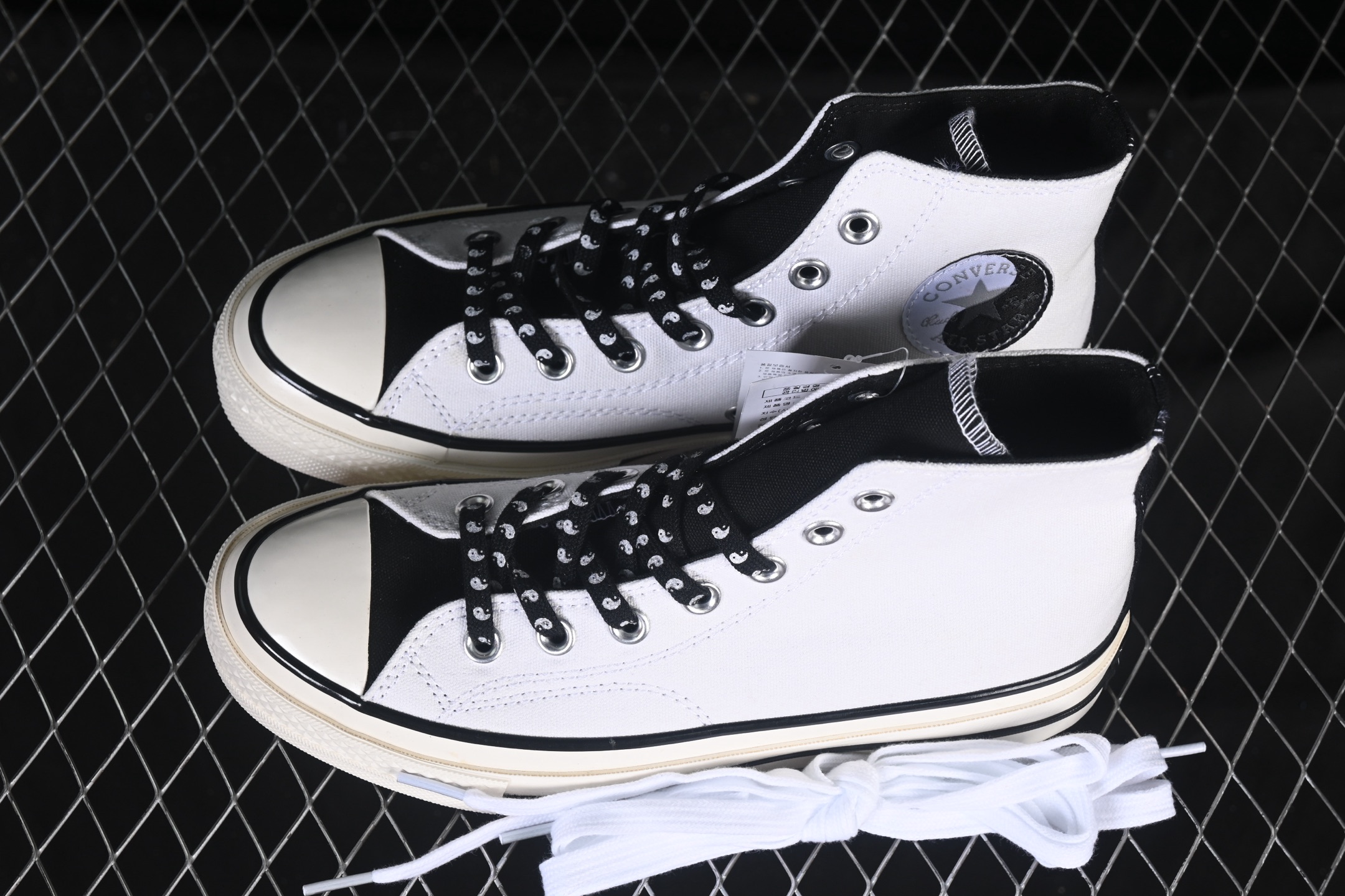 💰140纯原
Converse 1970s Hi 阴阳太极 三星黑标高帮帆布鞋 164209C
尺码：35 36 36.5 37 37.5 38 39 39.5 40 41 41.5 42 42.5 43 44 M.C3