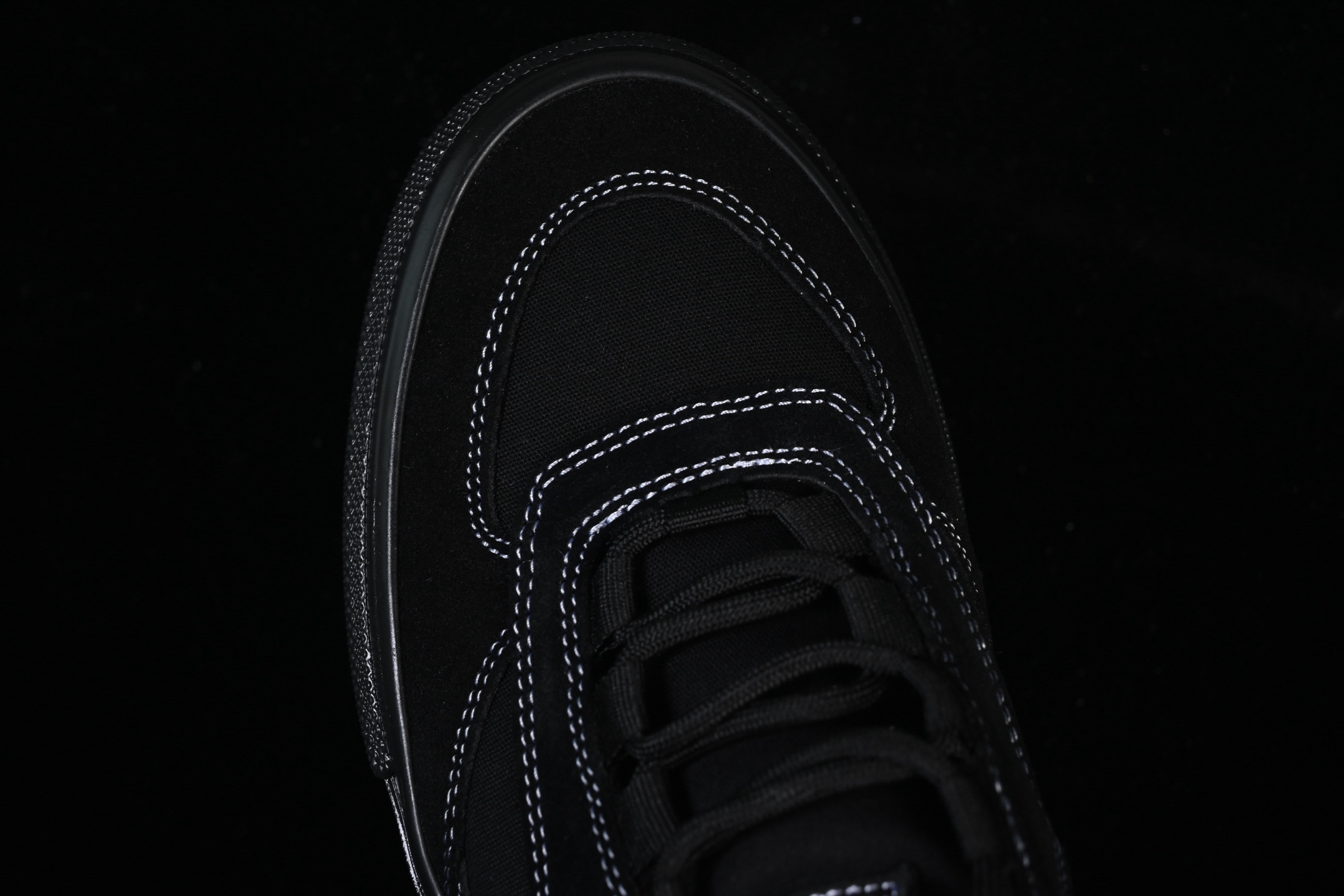 💰180纯原
 Vans Safe Brady Low 万斯高端支线 低帮复古休闲板鞋 VN000EEHBKA
#工艺：硫化1:1（重量1:1、真标、原钢印、材质标、鞋型标、合格证）
尺码：35 36 36.5 37 38 38.5 39 40 40.5 41 42 42.5 43 44 M.C3