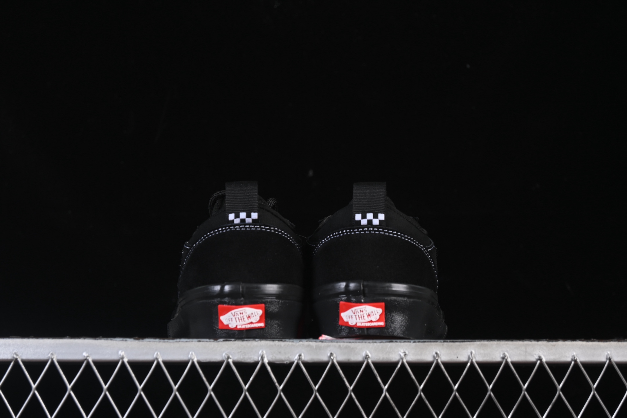 💰180纯原
 Vans Safe Brady Low 万斯高端支线 低帮复古休闲板鞋 VN000EEHBKA
#工艺：硫化1:1（重量1:1、真标、原钢印、材质标、鞋型标、合格证）
尺码：35 36 36.5 37 38 38.5 39 40 40.5 41 42 42.5 43 44 M.C3