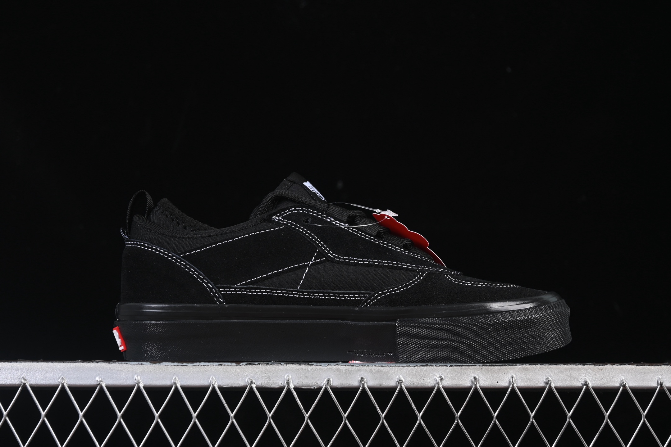 💰180纯原
 Vans Safe Brady Low 万斯高端支线 低帮复古休闲板鞋 VN000EEHBKA
#工艺：硫化1:1（重量1:1、真标、原钢印、材质标、鞋型标、合格证）
尺码：35 36 36.5 37 38 38.5 39 40 40.5 41 42 42.5 43 44 M.C3