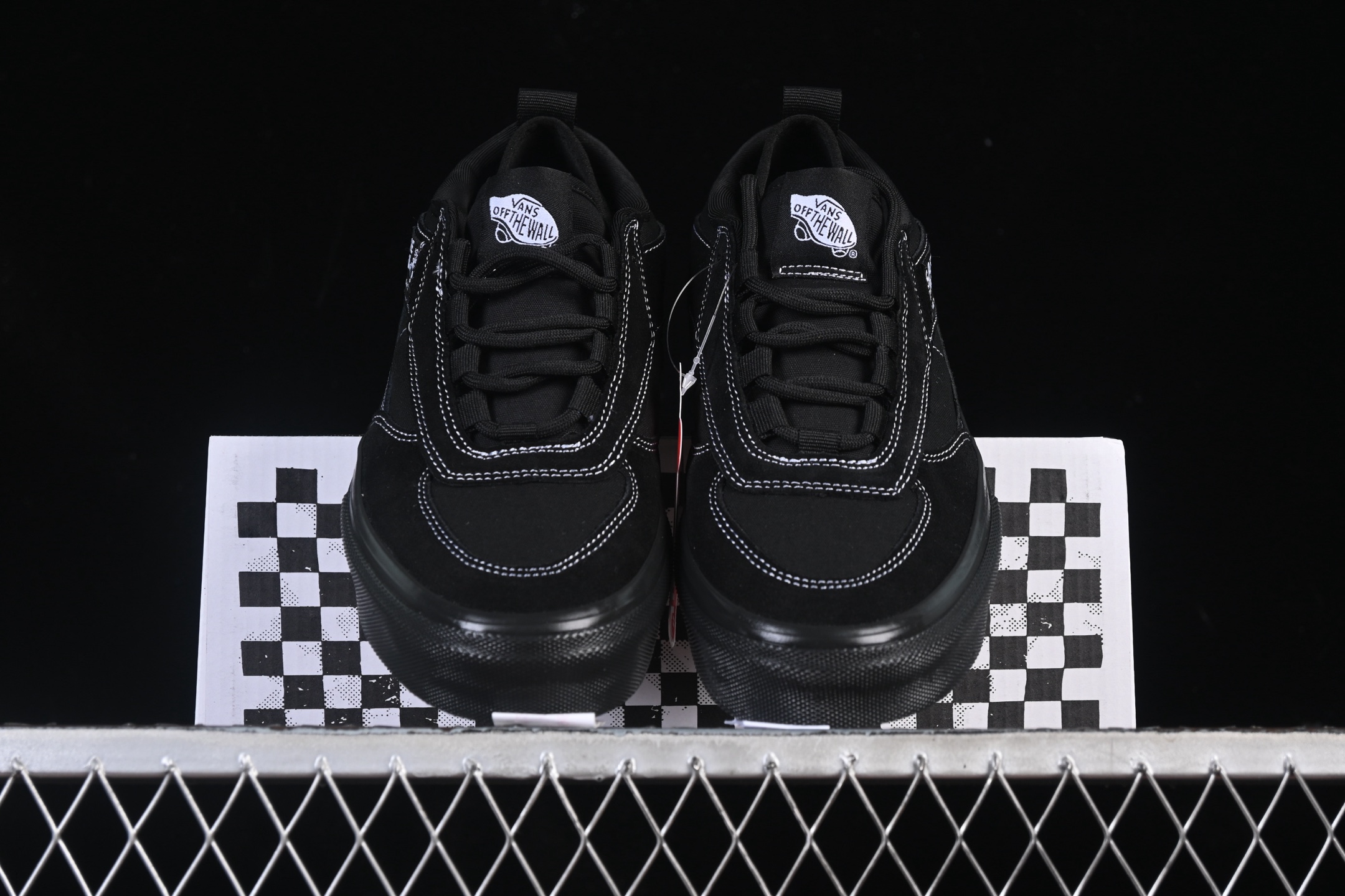 💰180纯原
 Vans Safe Brady Low 万斯高端支线 低帮复古休闲板鞋 VN000EEHBKA
#工艺：硫化1:1（重量1:1、真标、原钢印、材质标、鞋型标、合格证）
尺码：35 36 36.5 37 38 38.5 39 40 40.5 41 42 42.5 43 44 M.C3