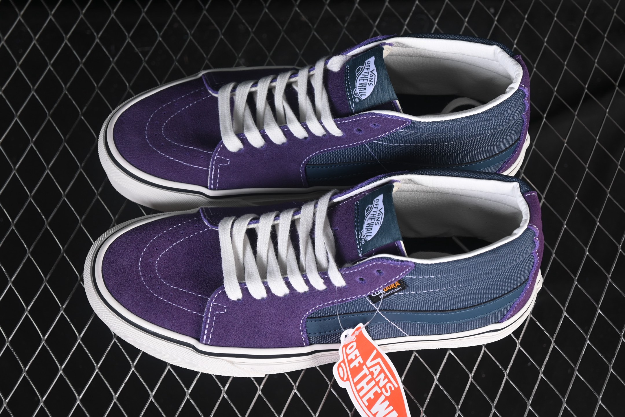 💰150纯原
Vans Sk8-Mid 万斯中邦休闲滑板鞋 VN0A4UUK76Y
#工艺：硫化1:1（重量1:1、真标、原钢印、材质标、鞋型标、合格证）
尺码：35 36 36.5 37 38 38.5 39 40 40.5 41 42 42.5 43 44 M.C3