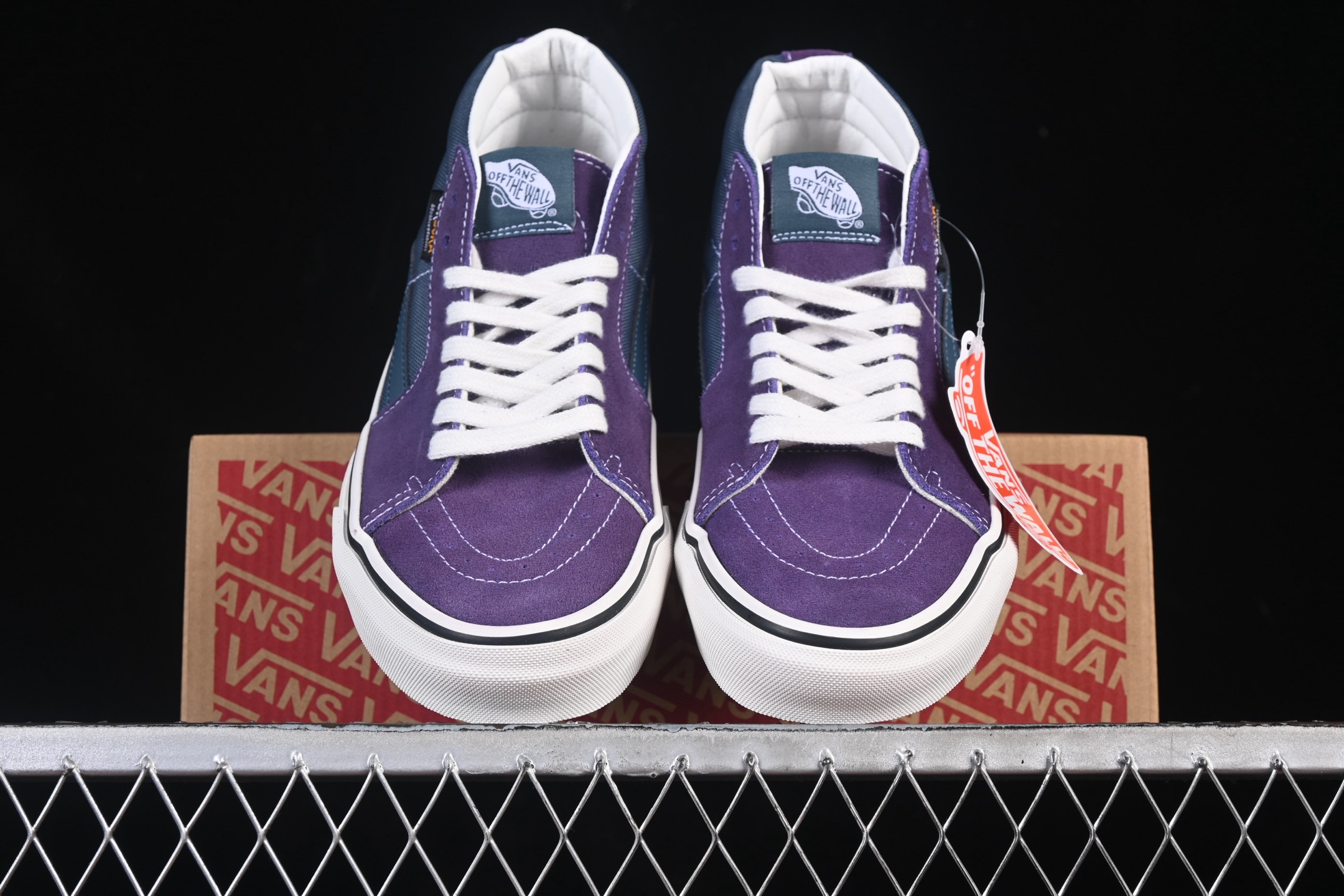 💰150纯原
Vans Sk8-Mid 万斯中邦休闲滑板鞋 VN0A4UUK76Y
#工艺：硫化1:1（重量1:1、真标、原钢印、材质标、鞋型标、合格证）
尺码：35 36 36.5 37 38 38.5 39 40 40.5 41 42 42.5 43 44 M.C3