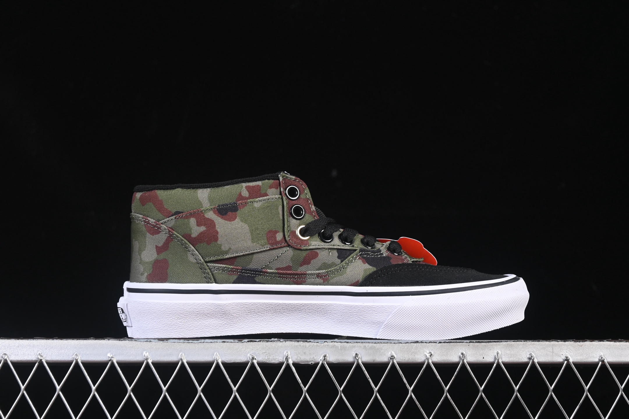 💰220纯原
Vans Half Cab 33 范斯官方 复古休闲简约百搭滑板鞋 VN000DZ3BLK
#工艺：硫化1:1（重量1:1、真标、原钢印、材质标、鞋型标、合格证）
尺码：35 36 36.5 37 38 38.5 39 40 40.5 41 42 42.5 43 44 M.C3