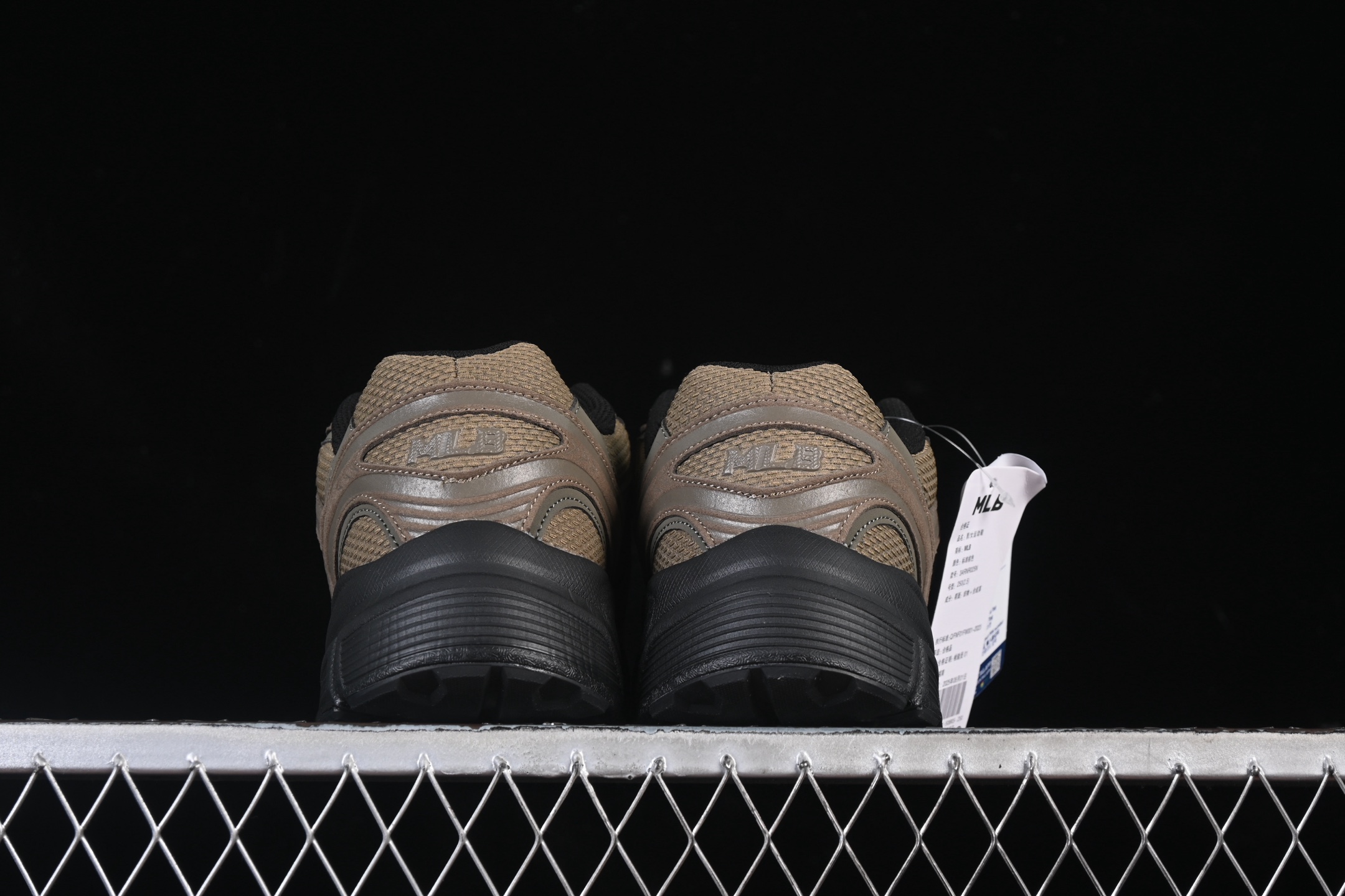 💰240纯原
NY MLB Trophy Runner 纽约洋基队魔术贴 轻量增高厚底休闲运动鞋 3ARNR025N50BRS
尺码：35 36 36.5 37.5 38 38.5 39 40 40.5 41 42 42.5 43 44 45 FYC3