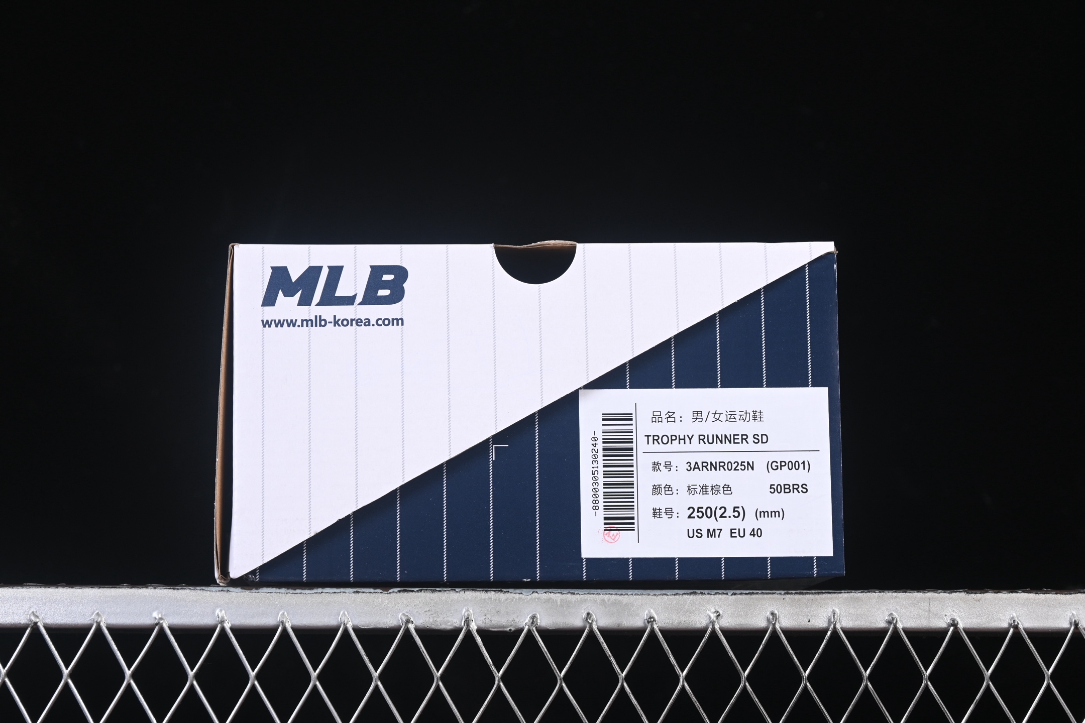 💰240纯原
NY MLB Trophy Runner 纽约洋基队魔术贴 轻量增高厚底休闲运动鞋 3ARNR025N50BRS
尺码：35 36 36.5 37.5 38 38.5 39 40 40.5 41 42 42.5 43 44 45 FYC3