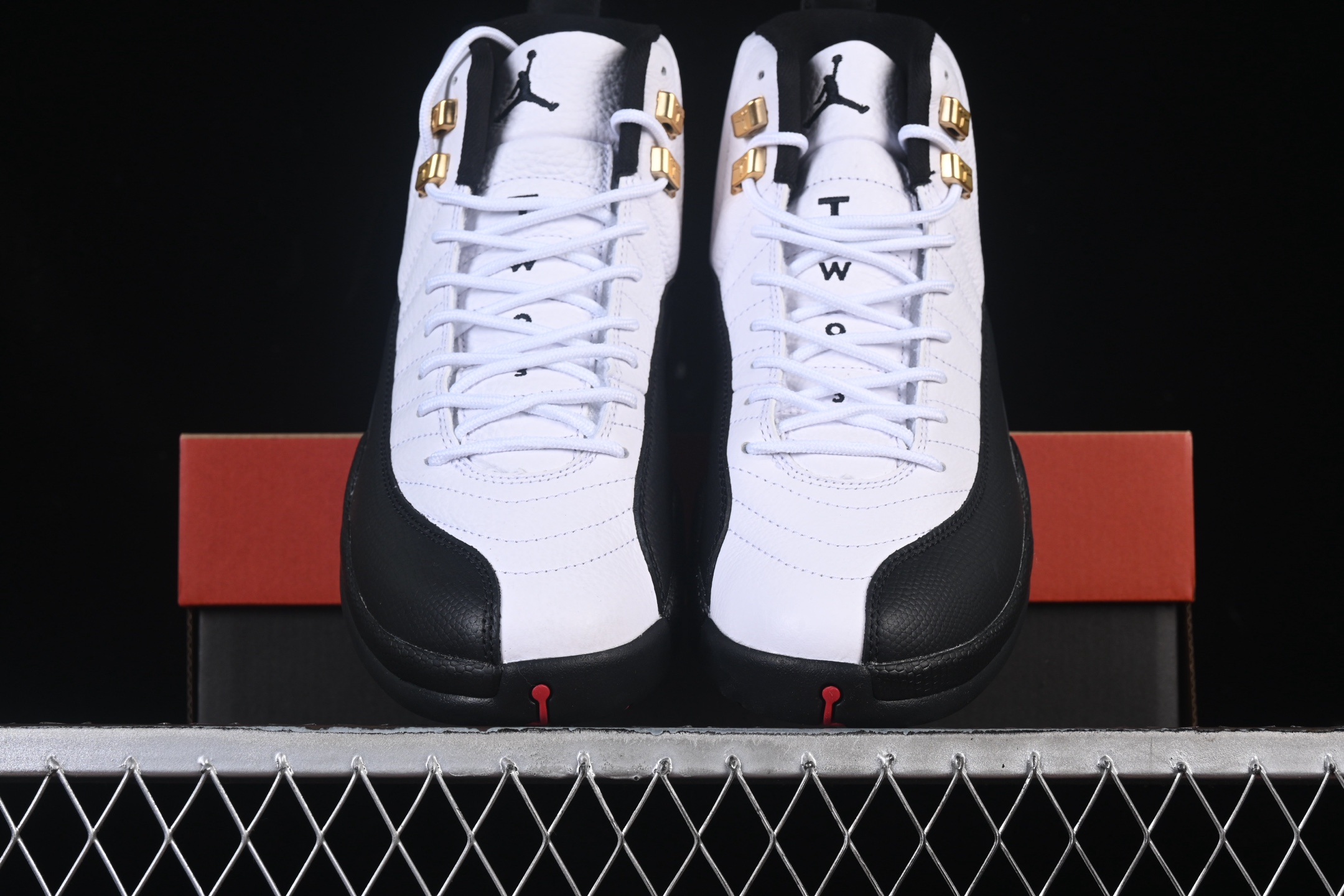 💰520外贸版 Air Jordan 12 Retro "Taxi" AJ12 乔12元年复刻 金扣 CT8013-117
#大厂出品 原楦原纸板 客供原厂材料开发 极致一眼正品既视感 细节如图所示
尺码：40 40.5 41 42 42.5 43 44 44.5 45 45.5 46 47.5 48.5 P.F6
