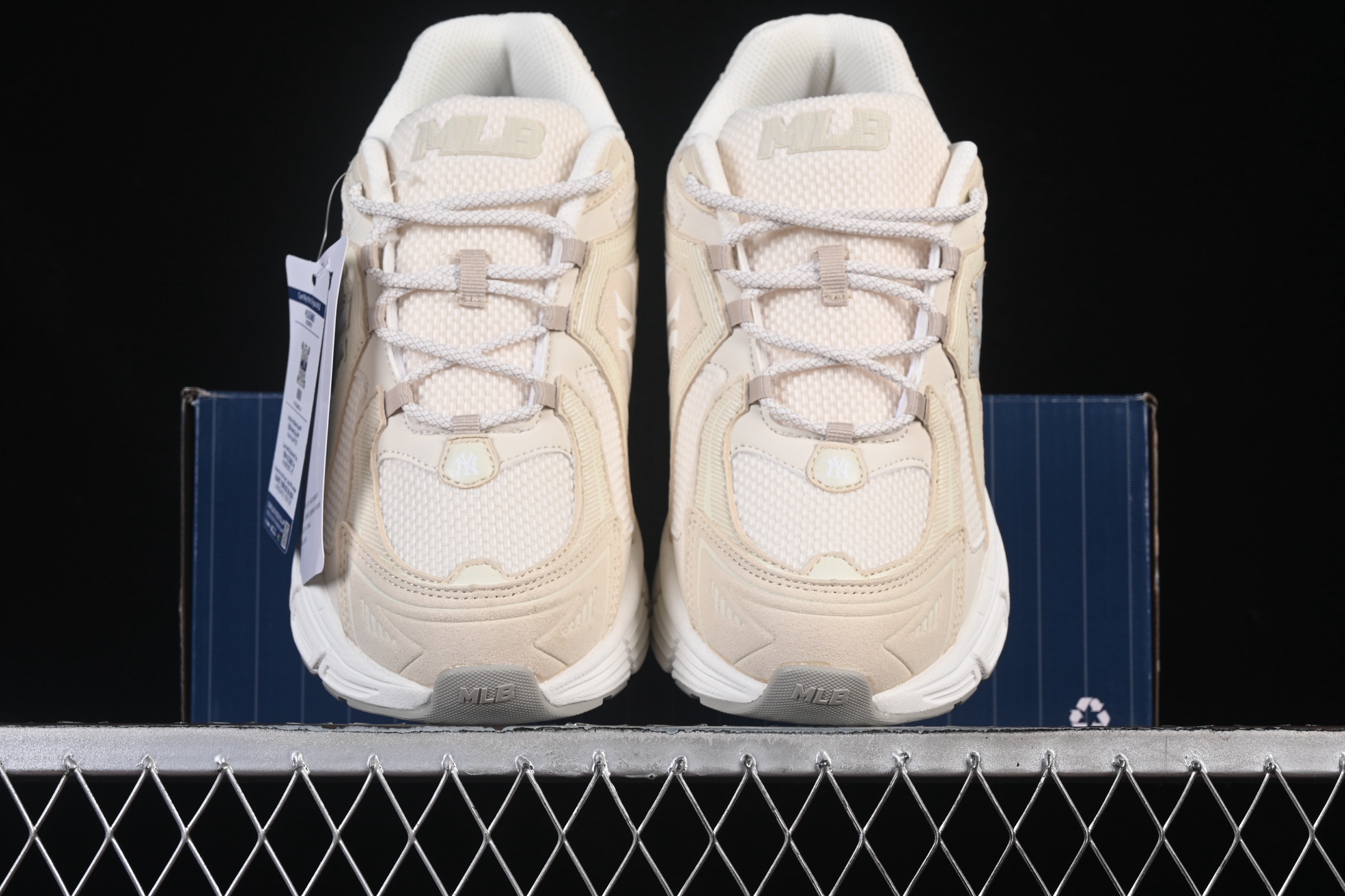 💰240纯原
 NY MLB Trophy Runner 纽约洋基队魔术贴 轻量增高厚底休闲运动鞋 3ARNR025N50BGS
尺码：35 36 36.5 37.5 38 38.5 39 40 40.5 41 42 42.5 43 44 45 N.C3