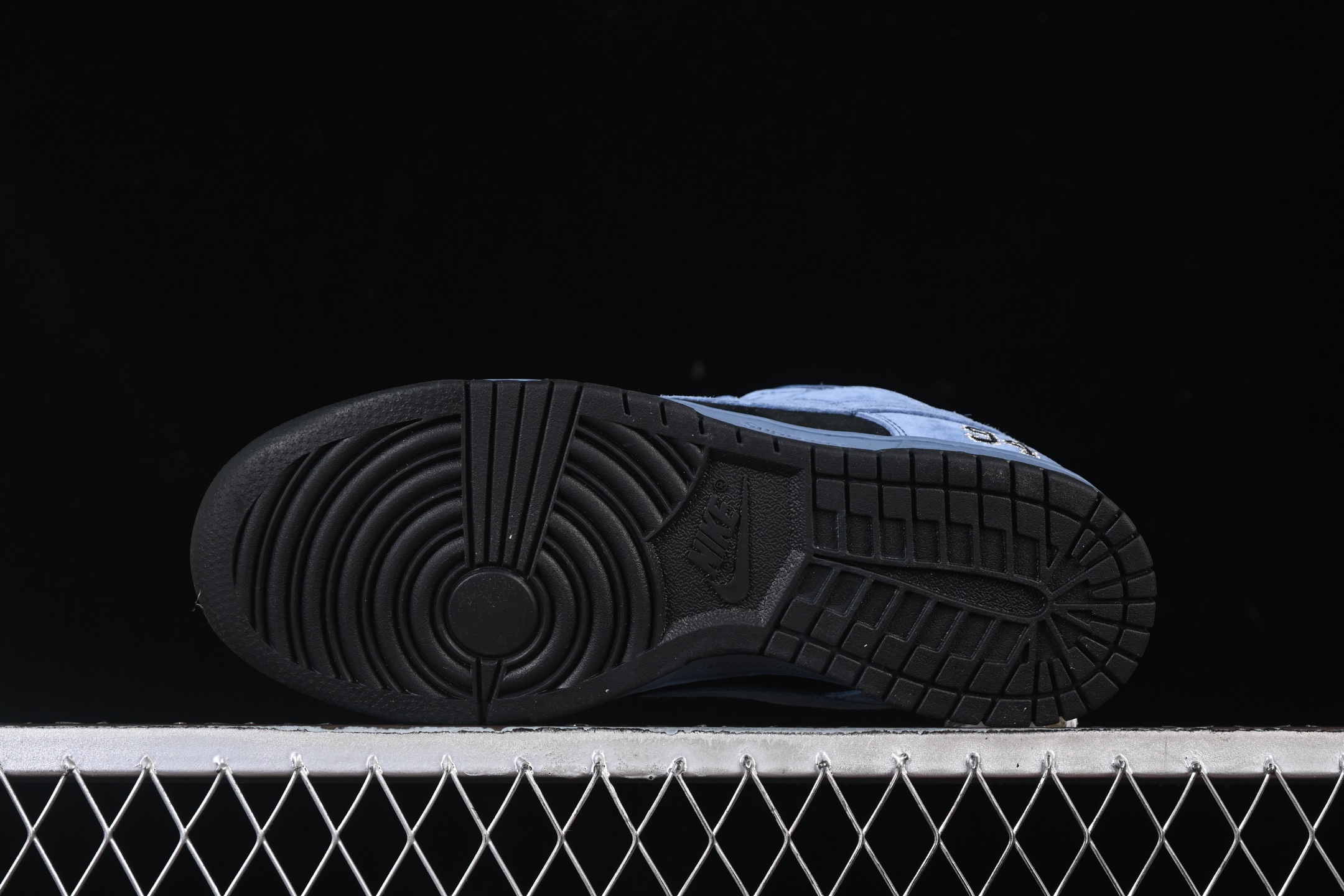 💰260公司级💰360纯原
 Supreme x Nike Dunk SB Dunk Low 联名黑蓝 低帮休闲滑板鞋 HQ8487-400
尺码：35.5 36 36.5 37.5 38 38.5 39 40 40.5 41 42 42.5 43 44 44.5 45 46 47.5 N.D4