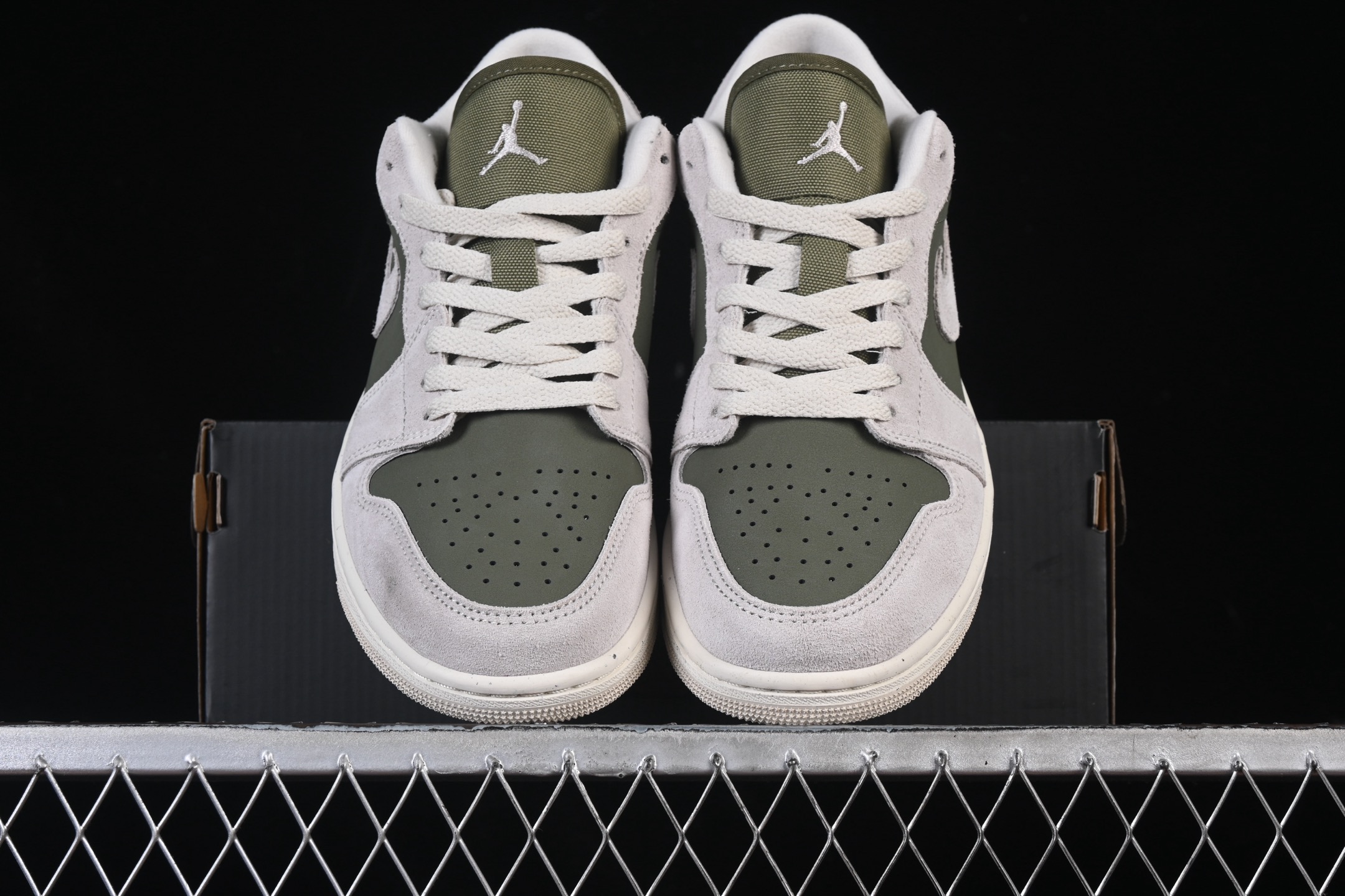 💰240纯原 💰280顶级
Air Jordan 1 Low AJ1 乔1米绿色 低帮文化休闲板鞋 HV4089-201
#市售最高品质 原鞋开发 大厂代工流水线打造 公司货既视感 细节随意对比
尺码：40 40.5 41 42 42.5 43 44 44.5 45 46 H8D4