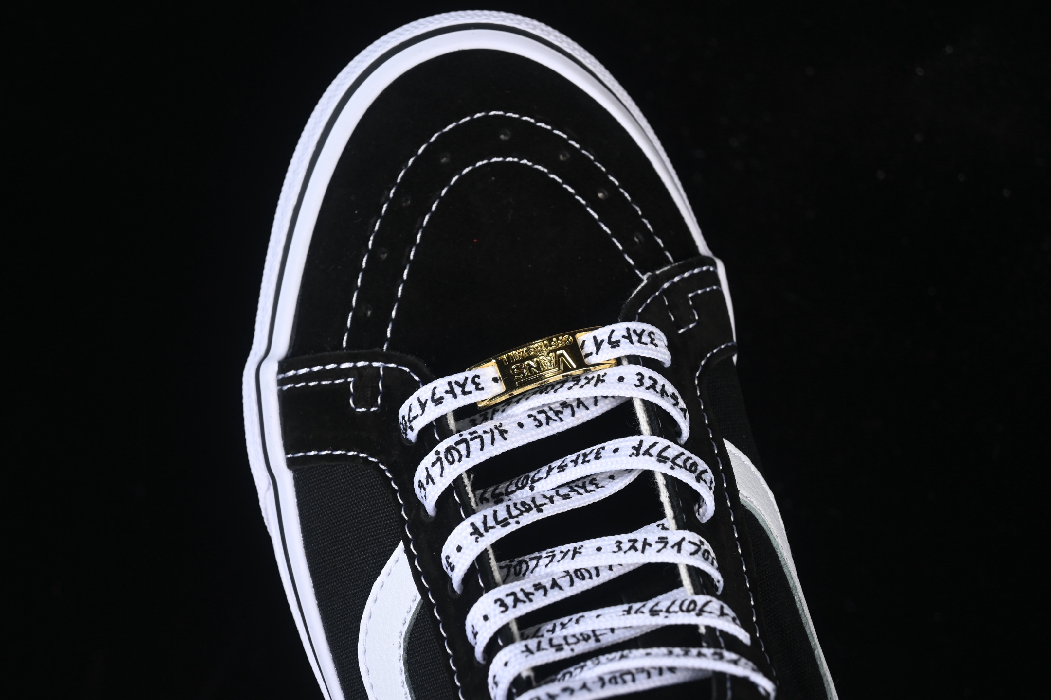 💰150纯原
 Vans Sk8-Mid 万斯中邦休闲滑板鞋 VN0A4UWIVNE
#工艺：硫化1:1（重量1:1、真标、原钢印、材质标、鞋型标、合格证）
尺码：35 36 36.5 37 38 38.5 39 40 40.5 41 42 42.5 43 44 M.C3