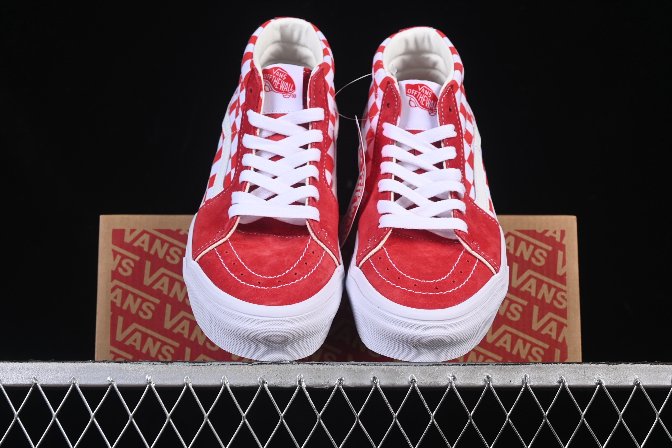 💰150纯原
 Vans Sk8-Mid 万斯中邦休闲滑板鞋 VN0A5JMFBRC
#工艺：硫化1:1（重量1:1、真标、原钢印、材质标、鞋型标、合格证）
尺码：35 36 36.5 37 38 38.5 39 40 40.5 41 42 42.5 43 44 M.C3