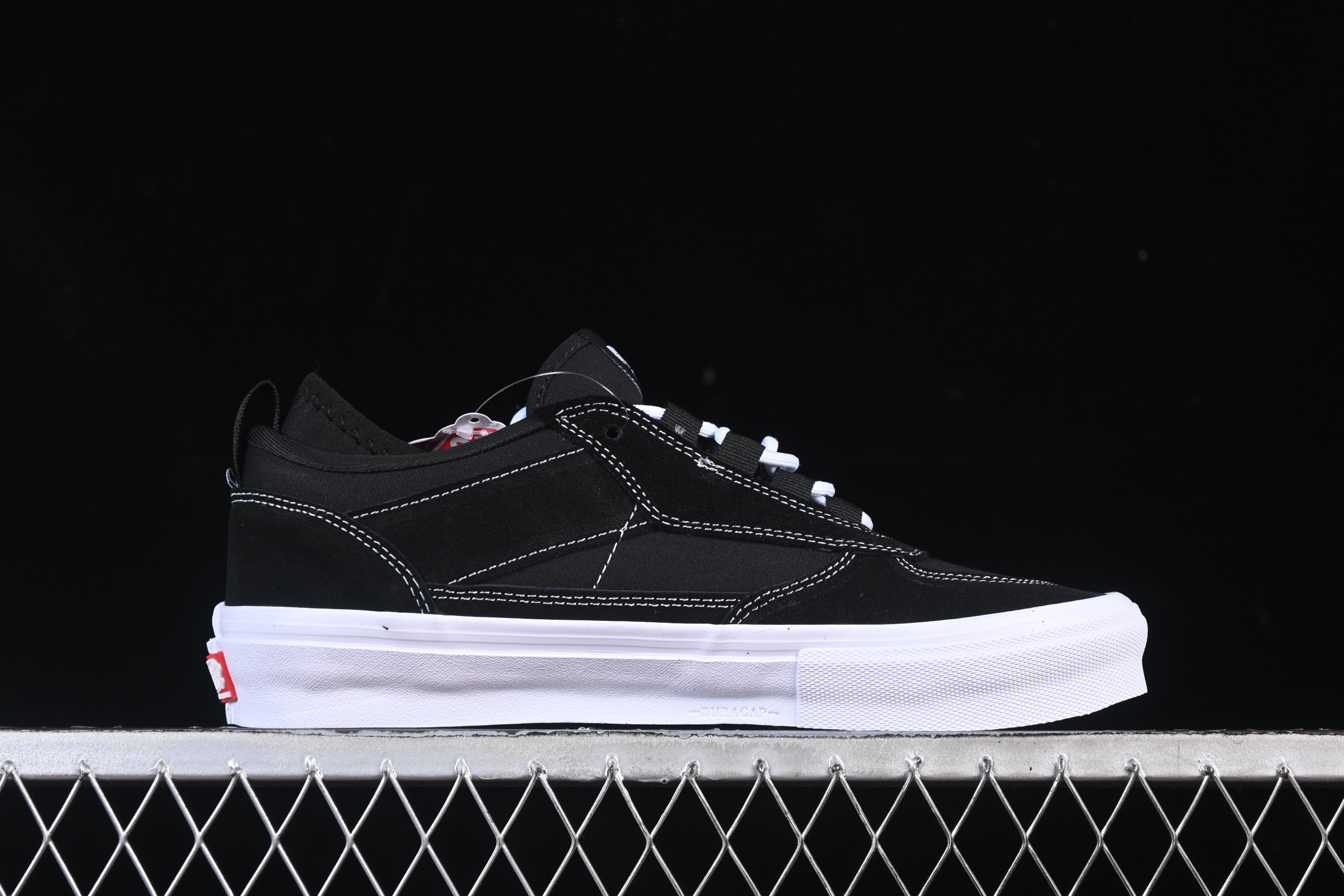 💰180纯原
 Vans Safe Brady Low 万斯高端支线 低帮复古休闲板鞋 VN000EEHBKA
#工艺：硫化1:1（重量1:1、真标、原钢印、材质标、鞋型标、合格证）
尺码：35 36 36.5 37 38 38.5 39 40 40.5 41 42 42.5 43 44 M.C3