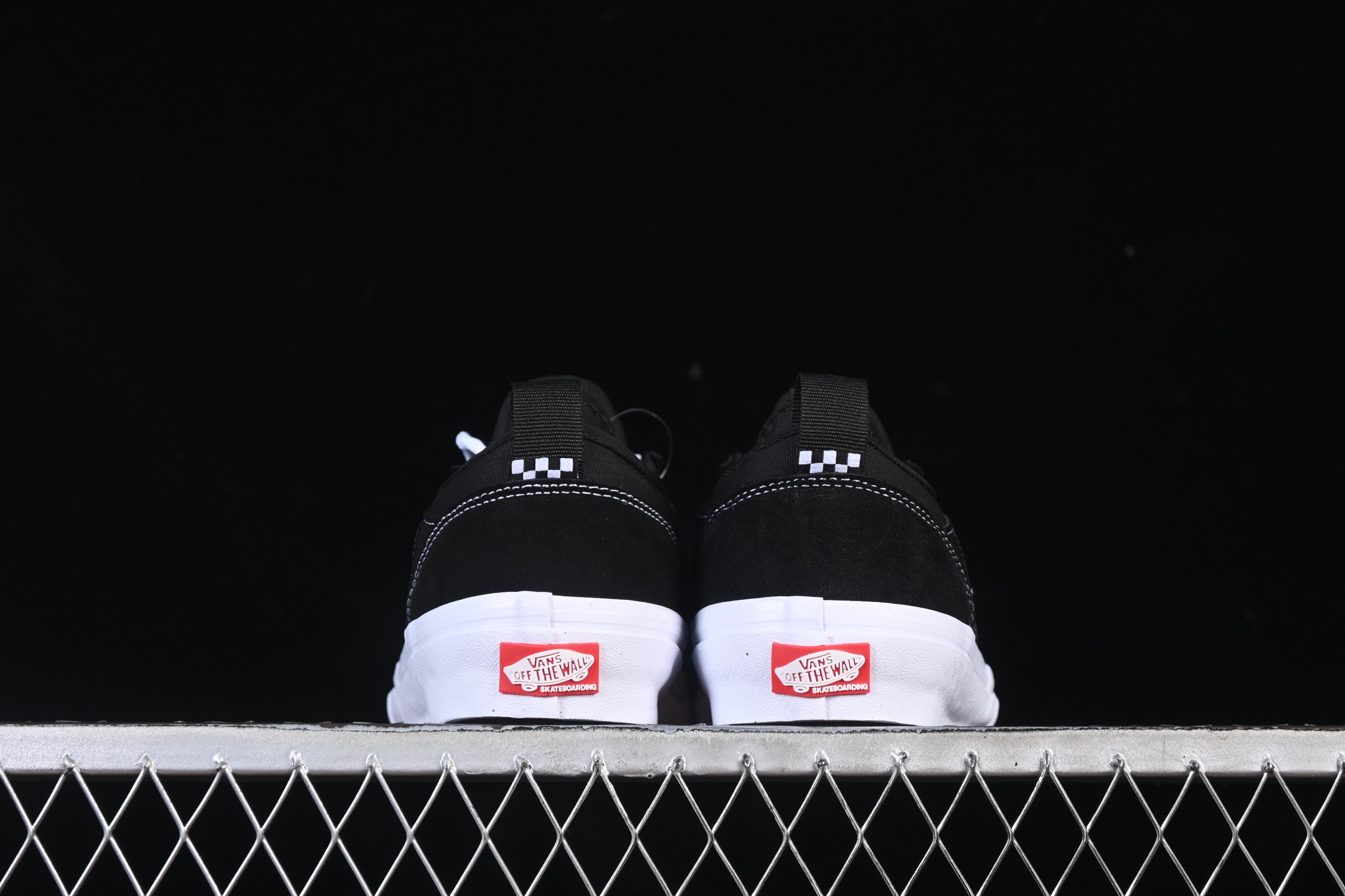 💰180纯原
 Vans Safe Brady Low 万斯高端支线 低帮复古休闲板鞋 VN000EEHBKA
#工艺：硫化1:1（重量1:1、真标、原钢印、材质标、鞋型标、合格证）
尺码：35 36 36.5 37 38 38.5 39 40 40.5 41 42 42.5 43 44 M.C3