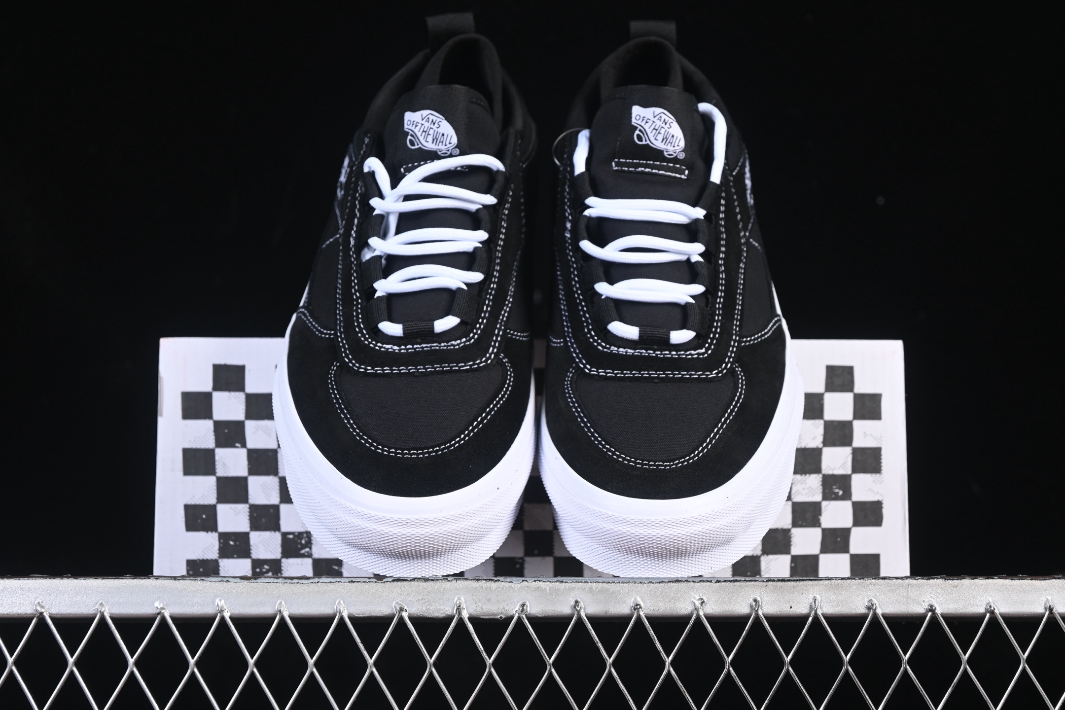 💰180纯原
 Vans Safe Brady Low 万斯高端支线 低帮复古休闲板鞋 VN000EEHBKA
#工艺：硫化1:1（重量1:1、真标、原钢印、材质标、鞋型标、合格证）
尺码：35 36 36.5 37 38 38.5 39 40 40.5 41 42 42.5 43 44 M.C3