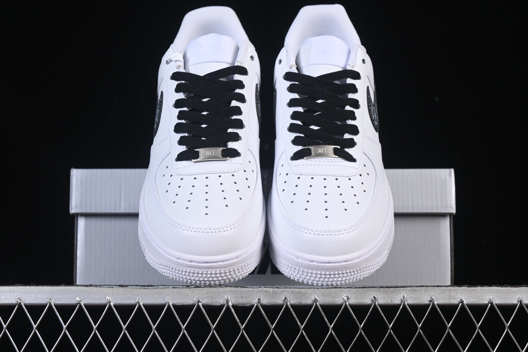 💰300纯原
 Nike Air Force 1'07 Low 二次元主题 星芒轨迹 空军一号低帮休闲板鞋 ZH0316-126
#定制皮料 原厂3D打印 定制鞋盒 原楦原纸板 纯正空军版型 内置全掌气垫
尺码：36 36.5 37.5 38 38.5 39 40 40.5 41 42 42.5 43 44 44.5 45 9.D4