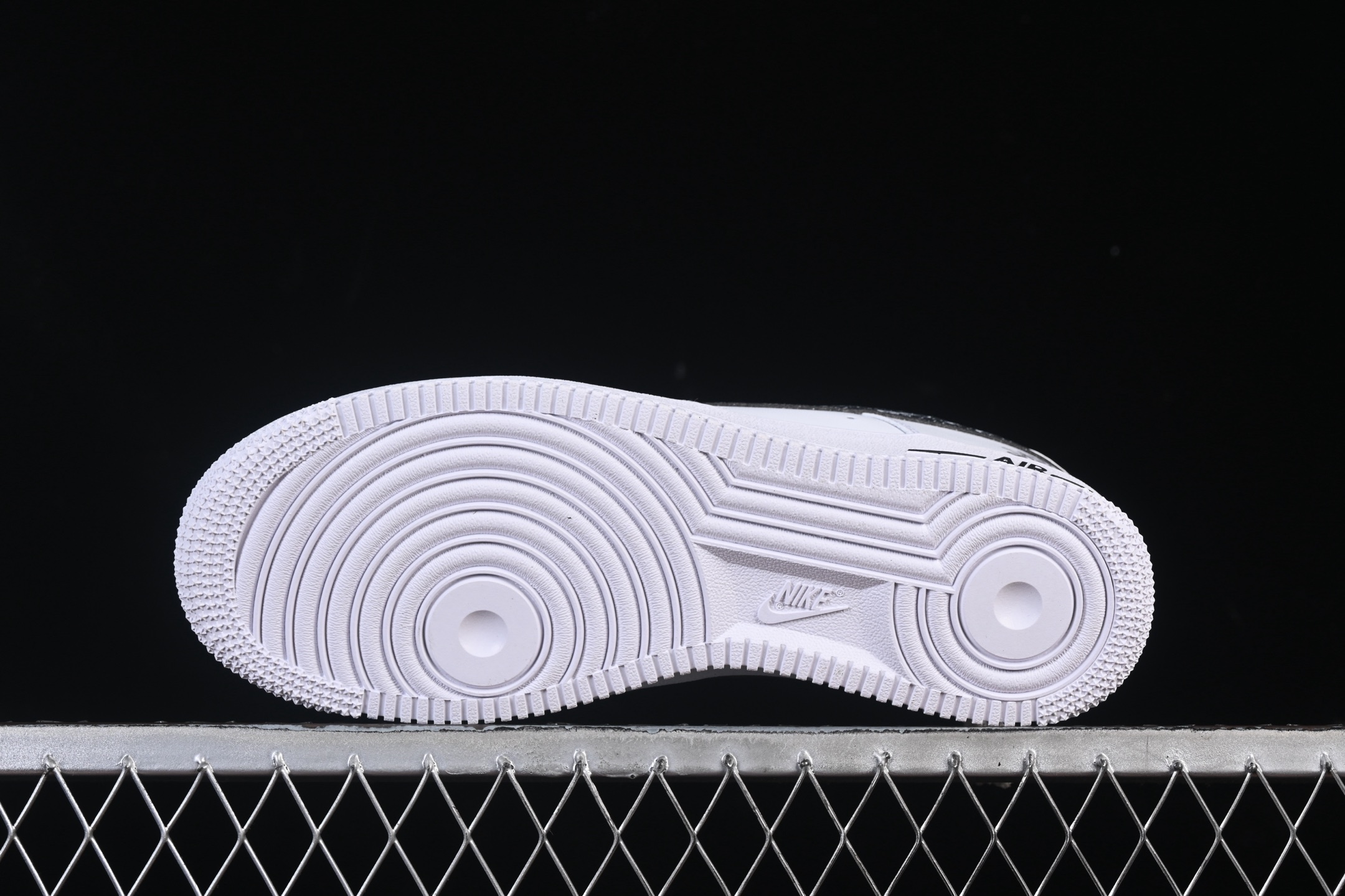 💰300纯原
 Nike Air Force 1'07 Low 二次元主题 星芒轨迹 空军一号低帮休闲板鞋 ZH0316-126
#定制皮料 原厂3D打印 定制鞋盒 原楦原纸板 纯正空军版型 内置全掌气垫
尺码：36 36.5 37.5 38 38.5 39 40 40.5 41 42 42.5 43 44 44.5 45 9.D4