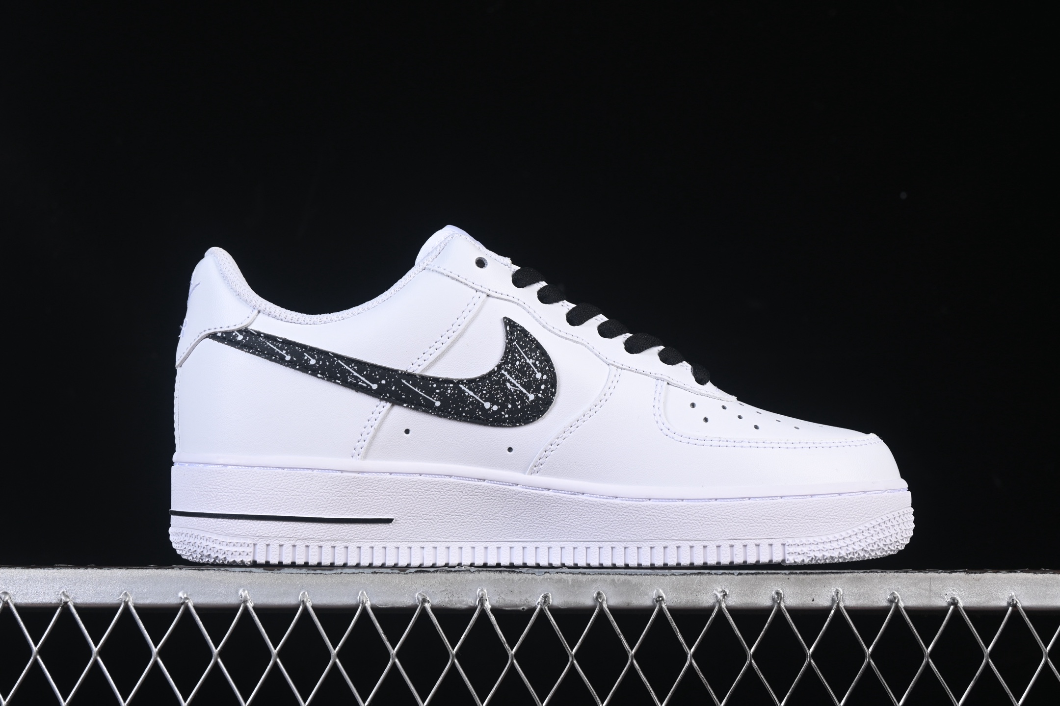 💰300纯原
 Nike Air Force 1'07 Low 二次元主题 星芒轨迹 空军一号低帮休闲板鞋 ZH0316-126
#定制皮料 原厂3D打印 定制鞋盒 原楦原纸板 纯正空军版型 内置全掌气垫
尺码：36 36.5 37.5 38 38.5 39 40 40.5 41 42 42.5 43 44 44.5 45 9.D4