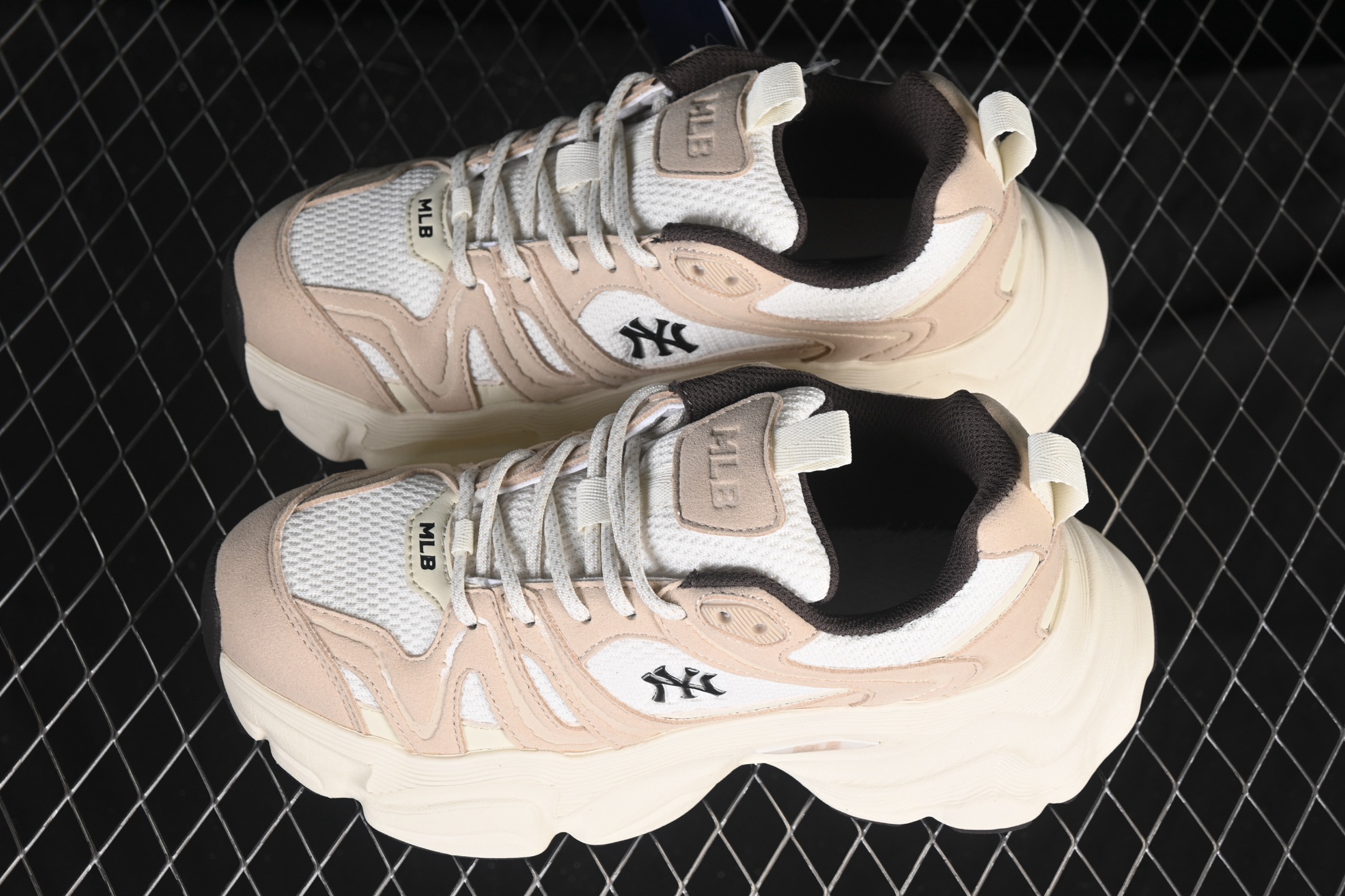 💰240纯原
NY MLB Champ Chunky SD 纽约洋基队 增高厚底休闲板鞋 3ASHCC15N50BRS
尺码：35 36 36.5 37.5 38 38.5 39 40 40.5 41 42 42.5 43 44 44.5 45 FYC3