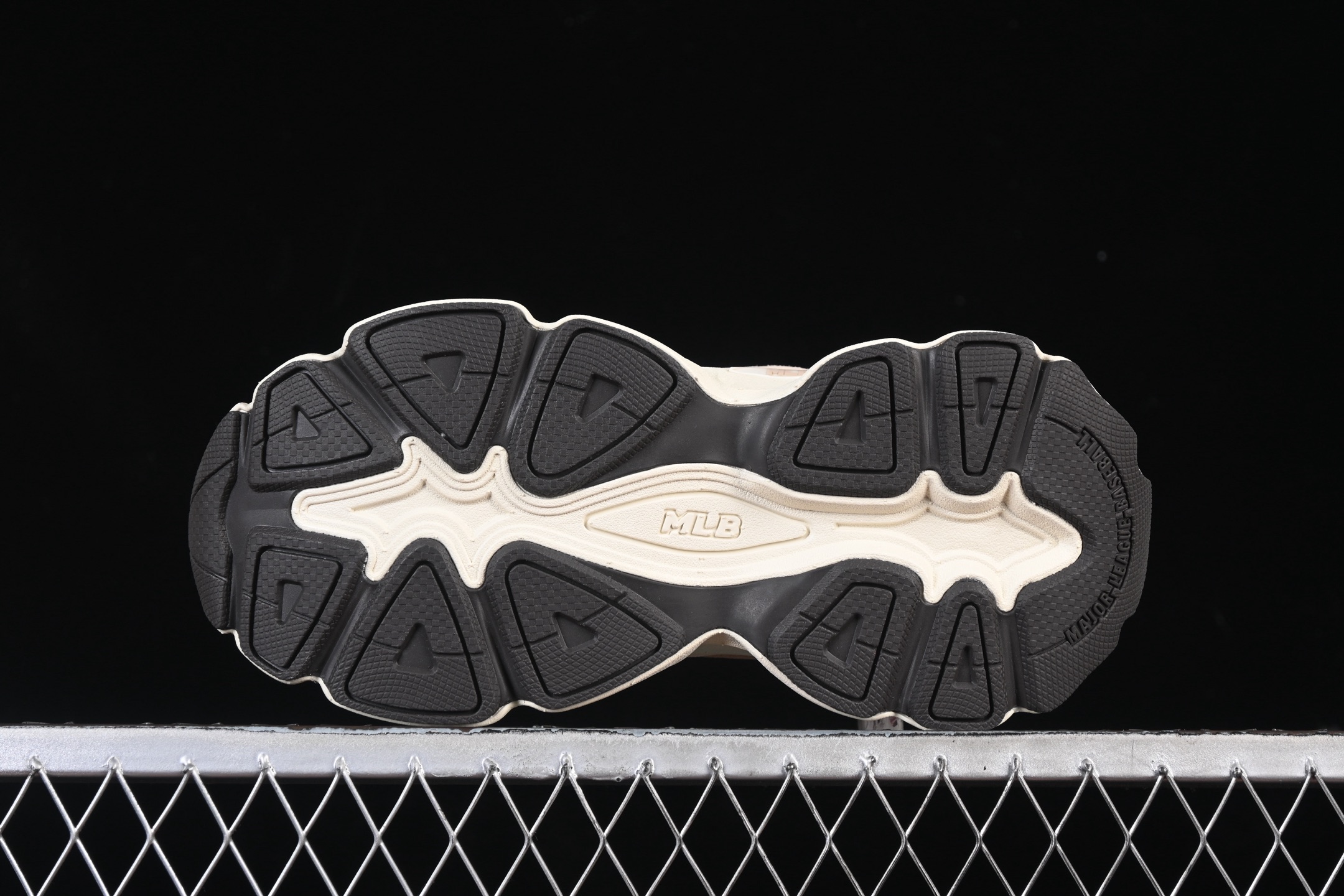 💰240纯原
NY MLB Champ Chunky SD 纽约洋基队 增高厚底休闲板鞋 3ASHCC15N50BRS
尺码：35 36 36.5 37.5 38 38.5 39 40 40.5 41 42 42.5 43 44 44.5 45 FYC3