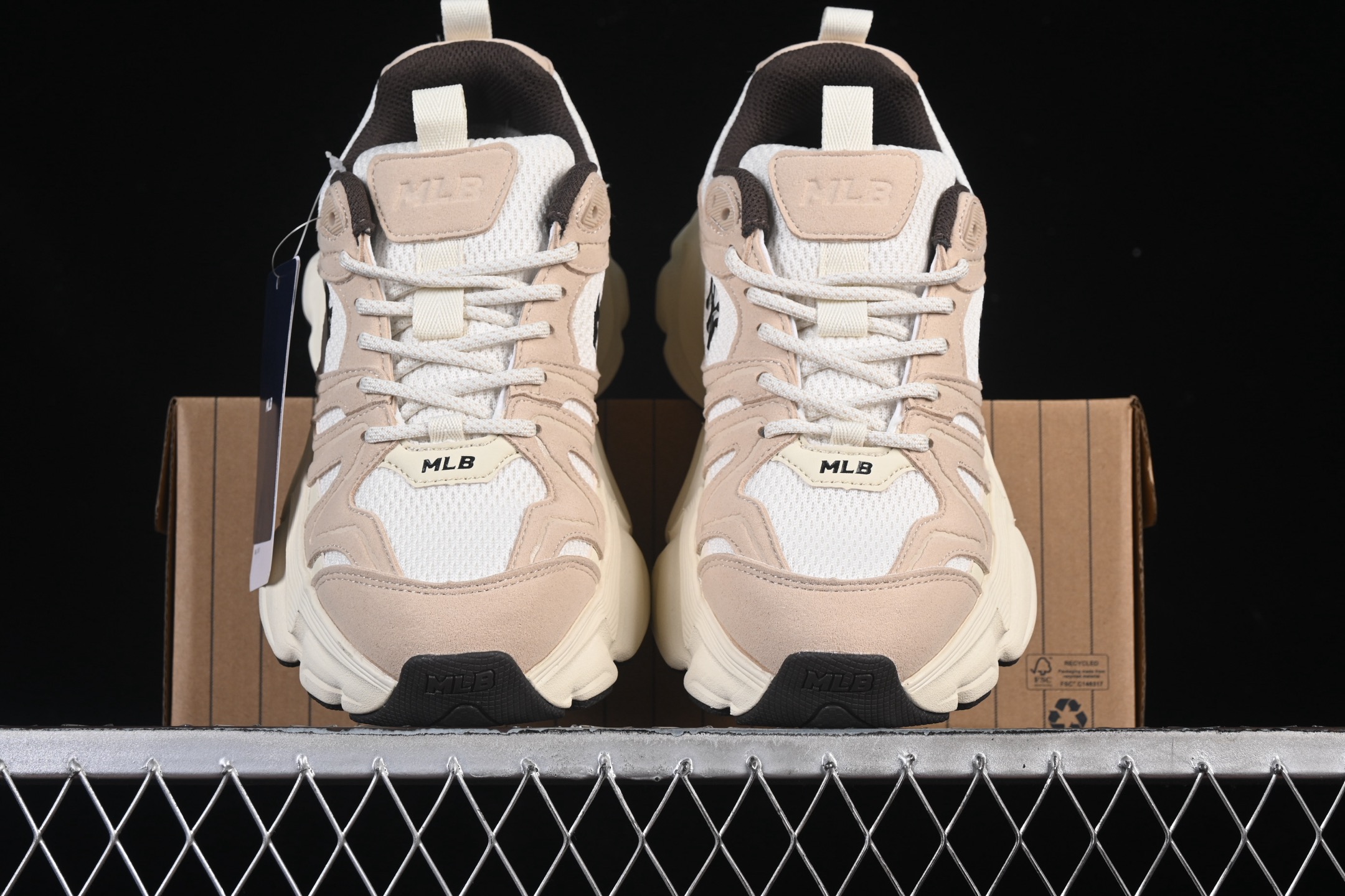 💰240纯原
NY MLB Champ Chunky SD 纽约洋基队 增高厚底休闲板鞋 3ASHCC15N50BRS
尺码：35 36 36.5 37.5 38 38.5 39 40 40.5 41 42 42.5 43 44 44.5 45 FYC3