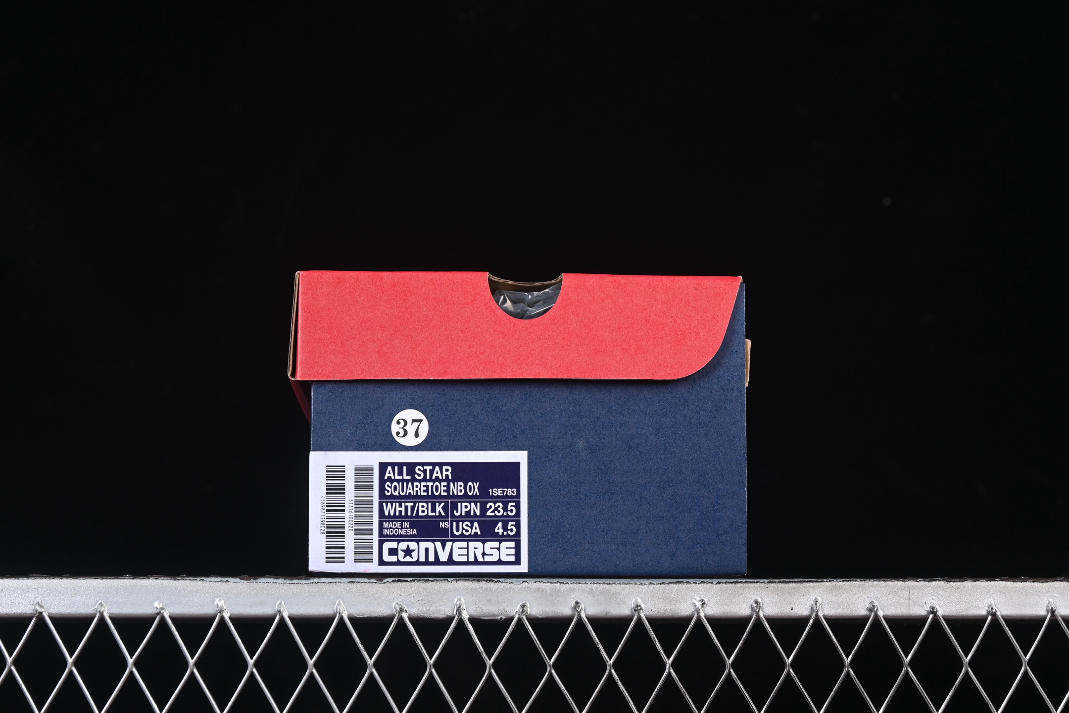 💰140纯原
 Converse All Star Squaretoe OX 匡威日产方头简约百搭舒适低帮帆布鞋 1SE783
#鞋款整体平衡感做得很好，简约又自然，让人不觉得会轻易过时。
尺码：35 36 36.5 37 37.5 38 39 39.5 40 41 41.5 42 42.5 43 44 M.C3