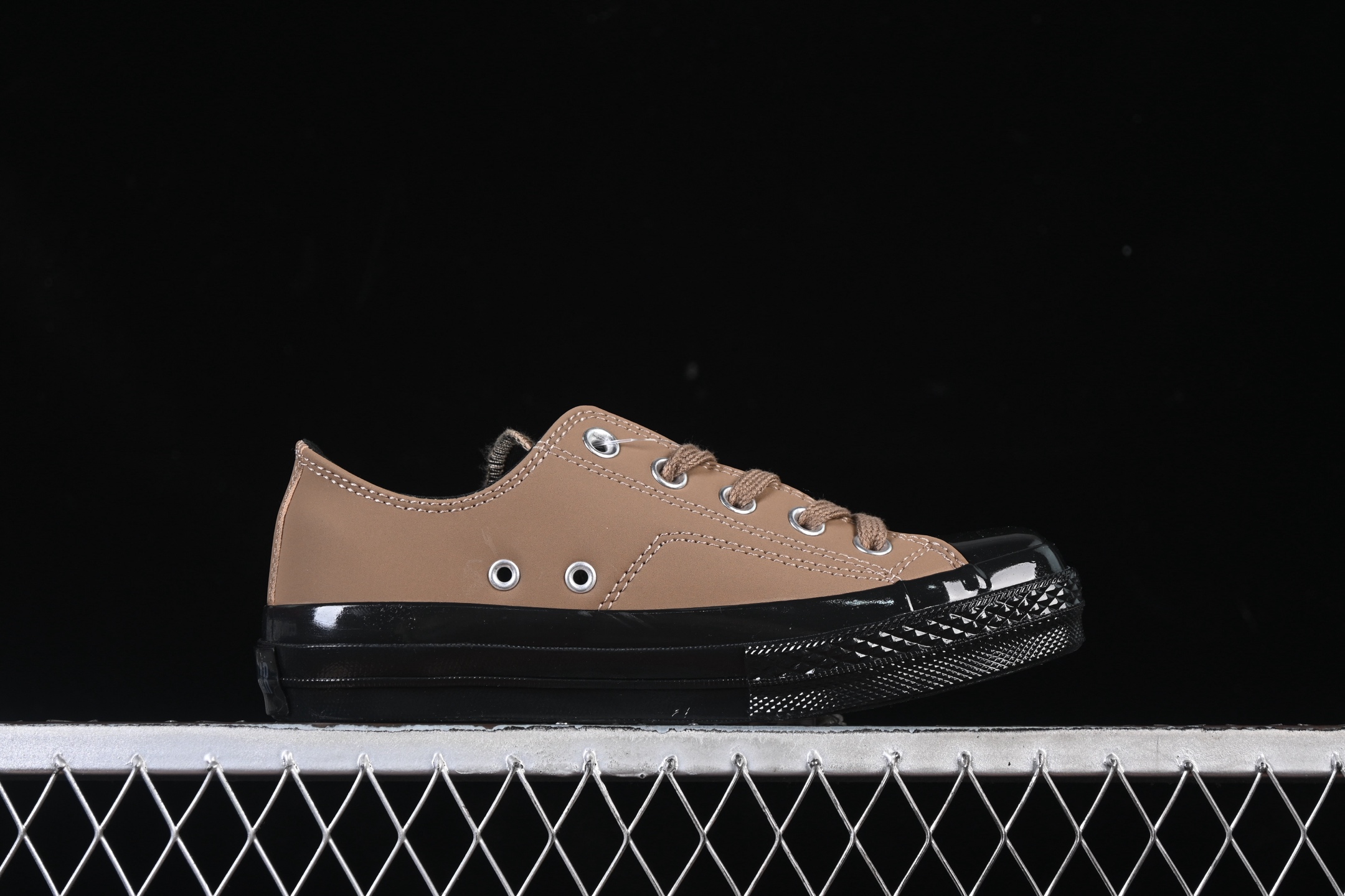 💰140纯原
 Converse All Star Squaretoe OX 匡威日产方头简约百搭舒适低帮帆布鞋 1SE782
#鞋款整体平衡感做得很好，简约又自然，让人不觉得会轻易过时。
尺码：35 36 36.5 37 37.5 38 39 39.5 40 41 41.5 42 42.5 43 44 M.C3