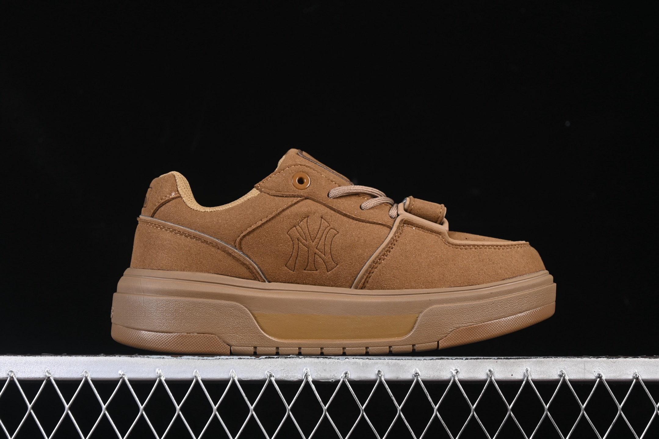 💰170真标💰200公司级💰240纯原
 NY MLB Chunky Liner Pocket Monogram 纽约洋基队 增高厚底休闲跑鞋 3ASXP015N50BGS
尺码：35 36 36.5 37.5 38 38.5 39 40 40.5 41 42 42.5 43 44 44.5 45 FYC3